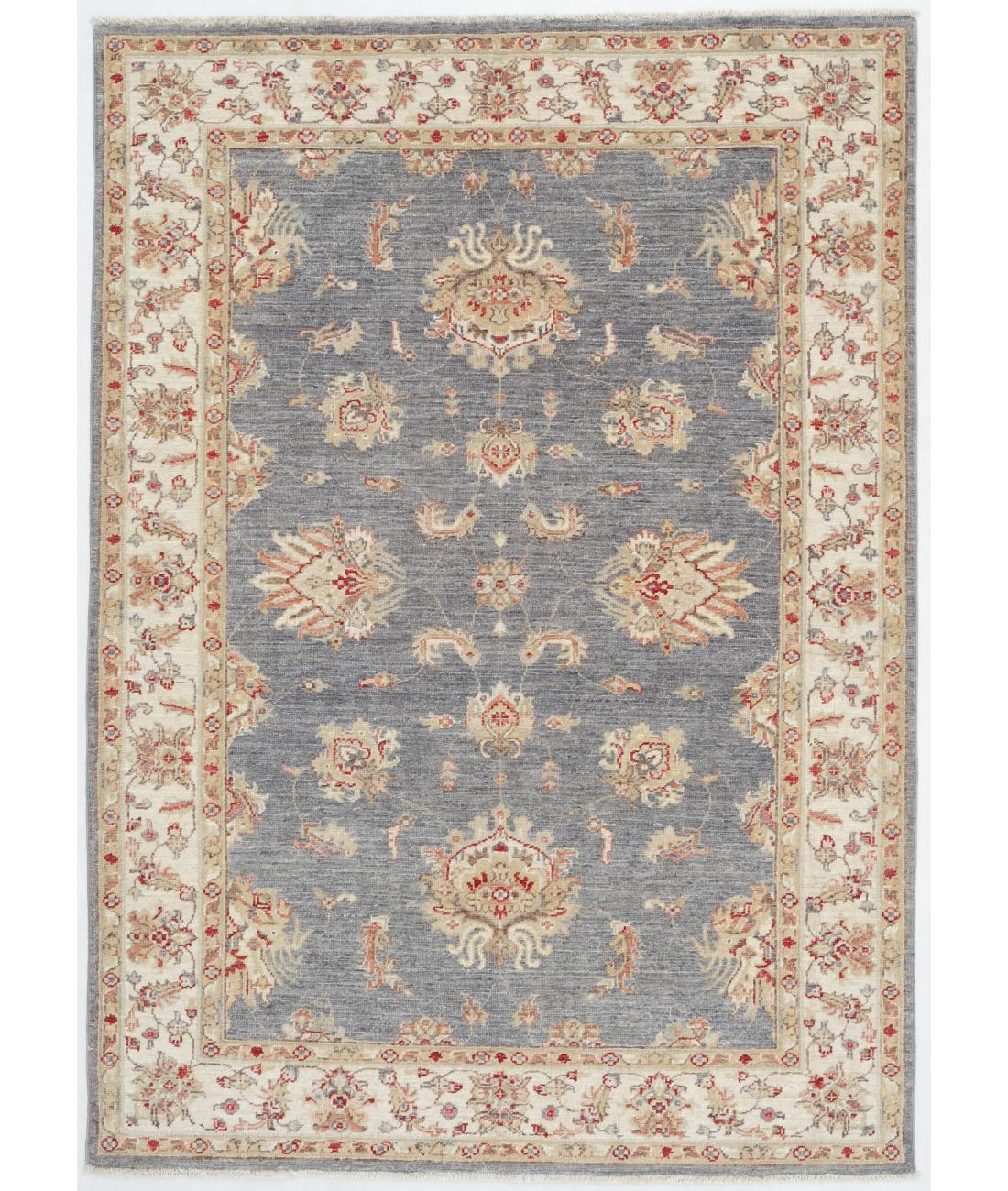 Hand Knotted Sultanabad Farhan Wool Rug - 4'1'' x 5'8'' 4' 1" X 5' 8" ( 124 X 173 ) / Grey / Ivory