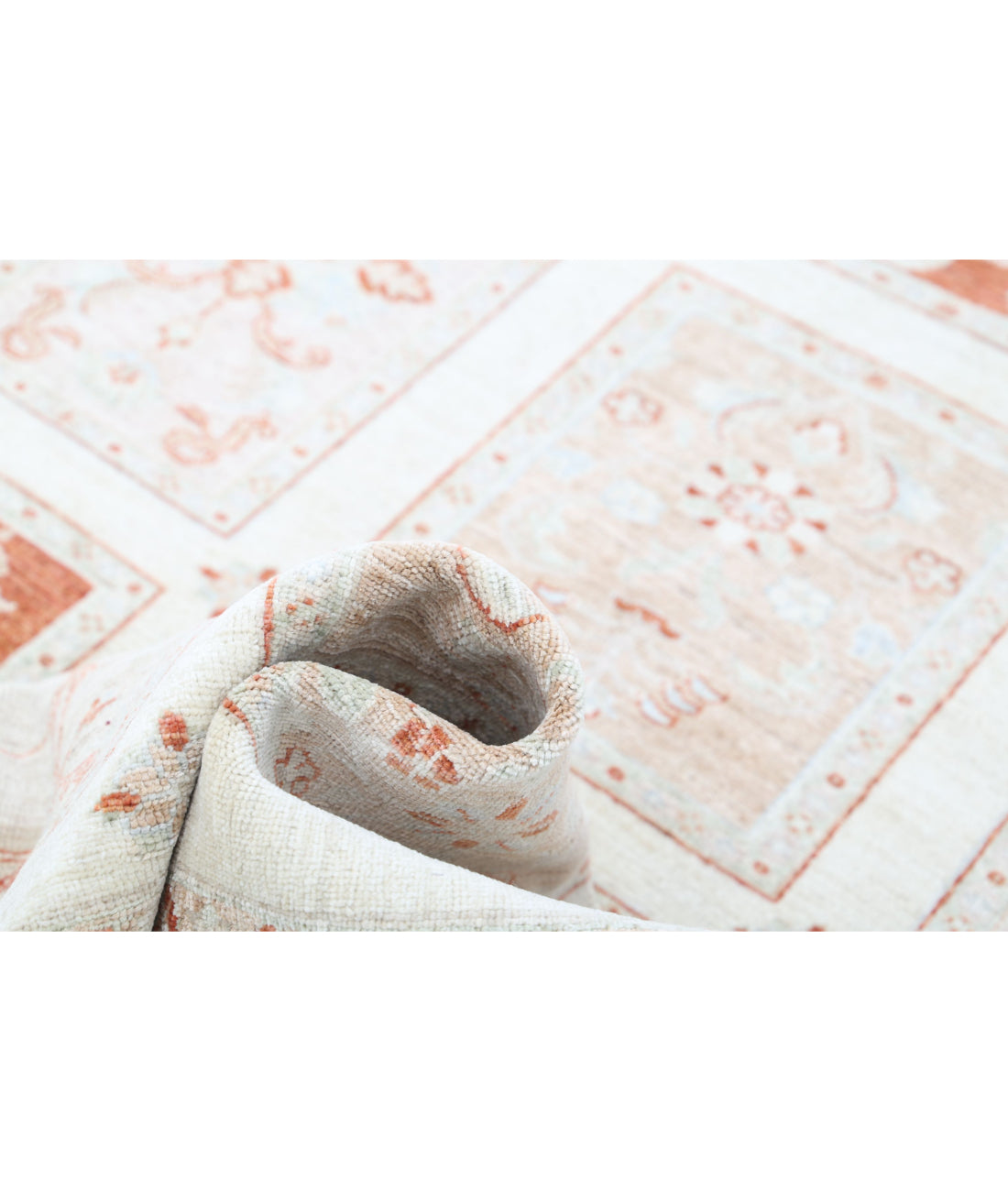 Bakhtiari 5'6'' X 7'2'' Hand-Knotted Wool Rug 5'6'' x 7'2'' (165 X 215) / Ivory / Red