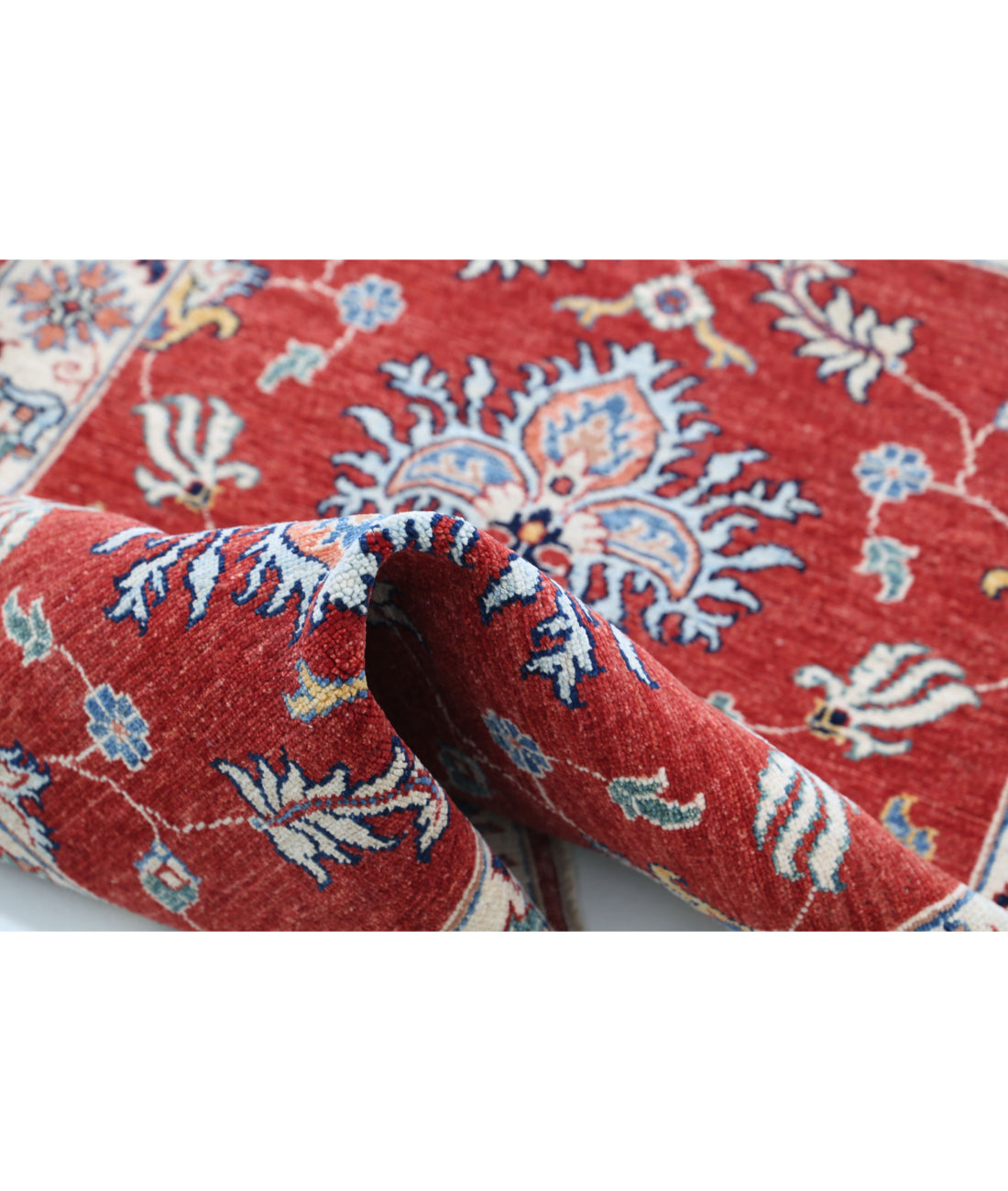 Ziegler 2'9'' X 3'10'' Hand-Knotted Wool Rug 2'9'' x 3'10'' (83 X 115) / Red / Ivory