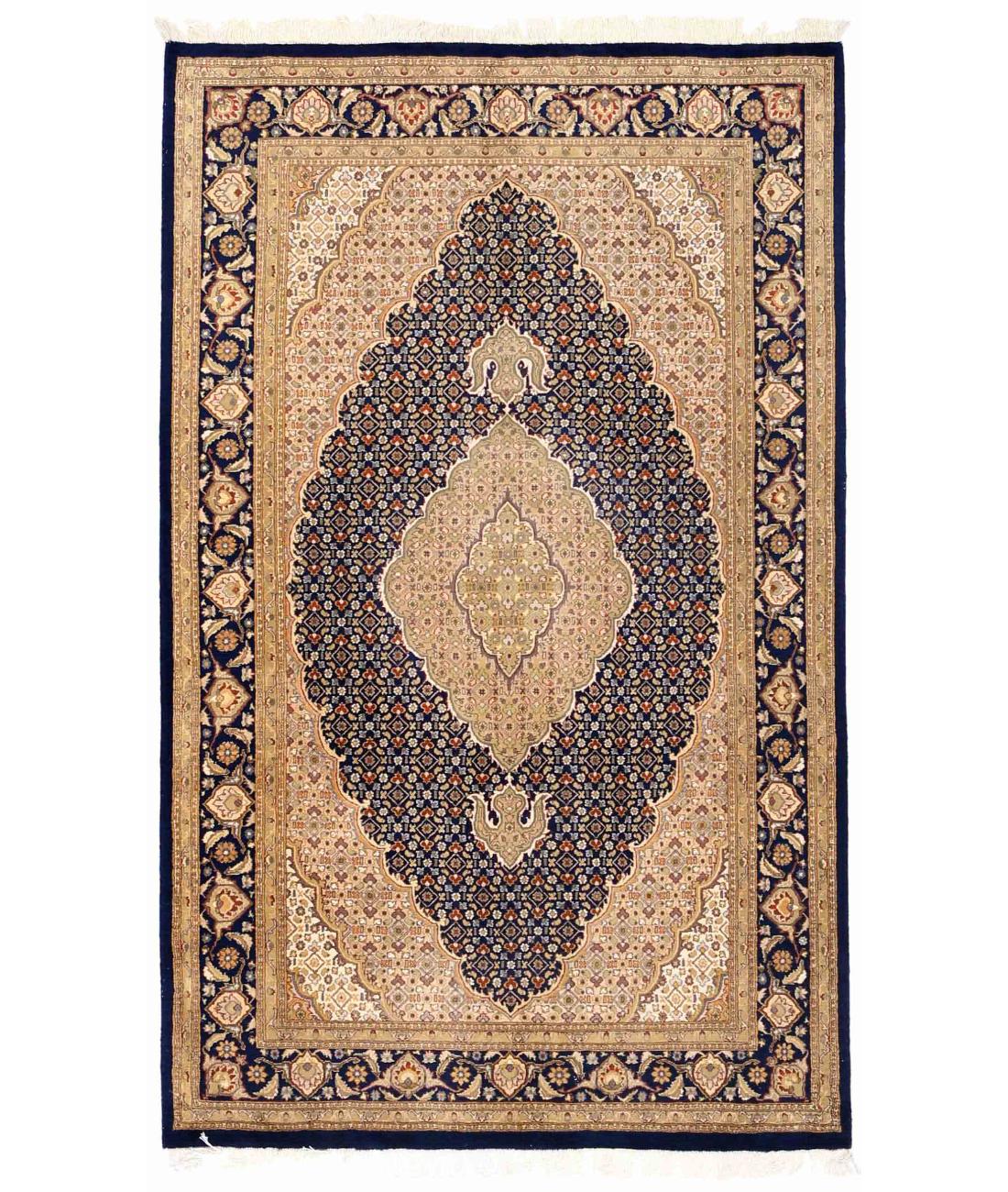 Hand Knotted Heritage Pak Persian Wool Rug - 4'6'' x 7'2'' 4' 6" X 7' 2" ( 137 X 218 ) / Ivory / Blue