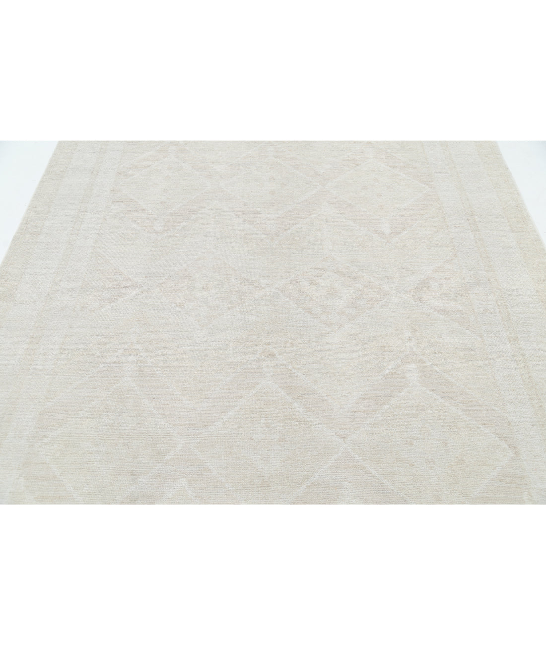 Oushak 5' 11" X 8' 10" Hand-Knotted Wool Rug 5' 11" X 8' 10" (180 X 269) / Ivory / Taupe