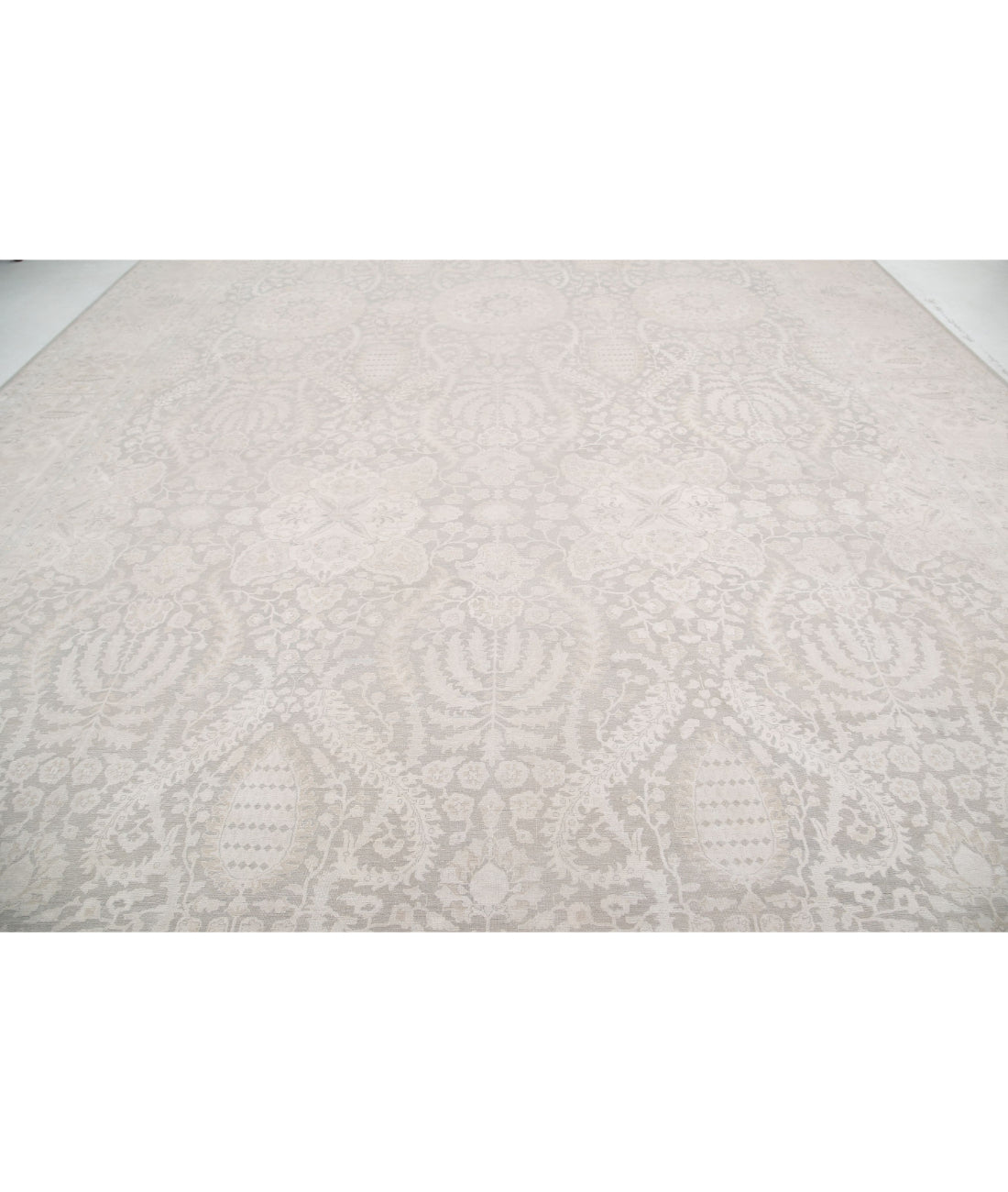 Ariana 13'8'' X 21'3'' Hand-Knotted Wool Rug 13'8'' x 21'3'' (410 X 638) / Grey / Ivory