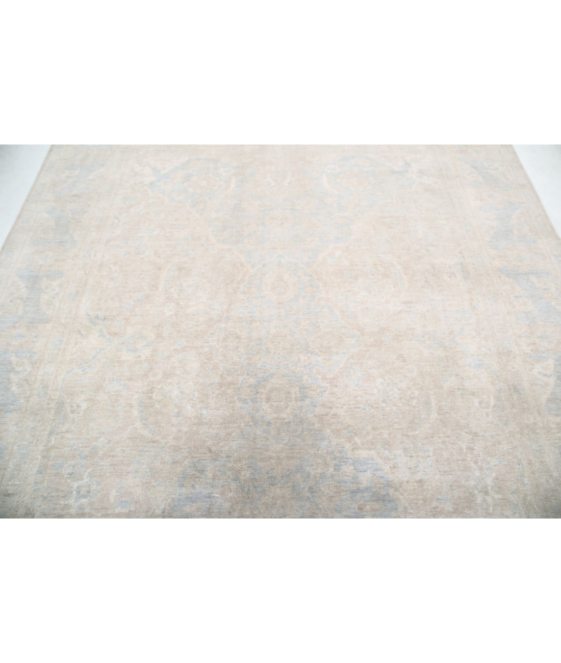 Ariana 7'11'' X 10'0'' Hand-Knotted Wool Rug 7'11'' x 10'0'' (238 X 300) / Ivory / Blue