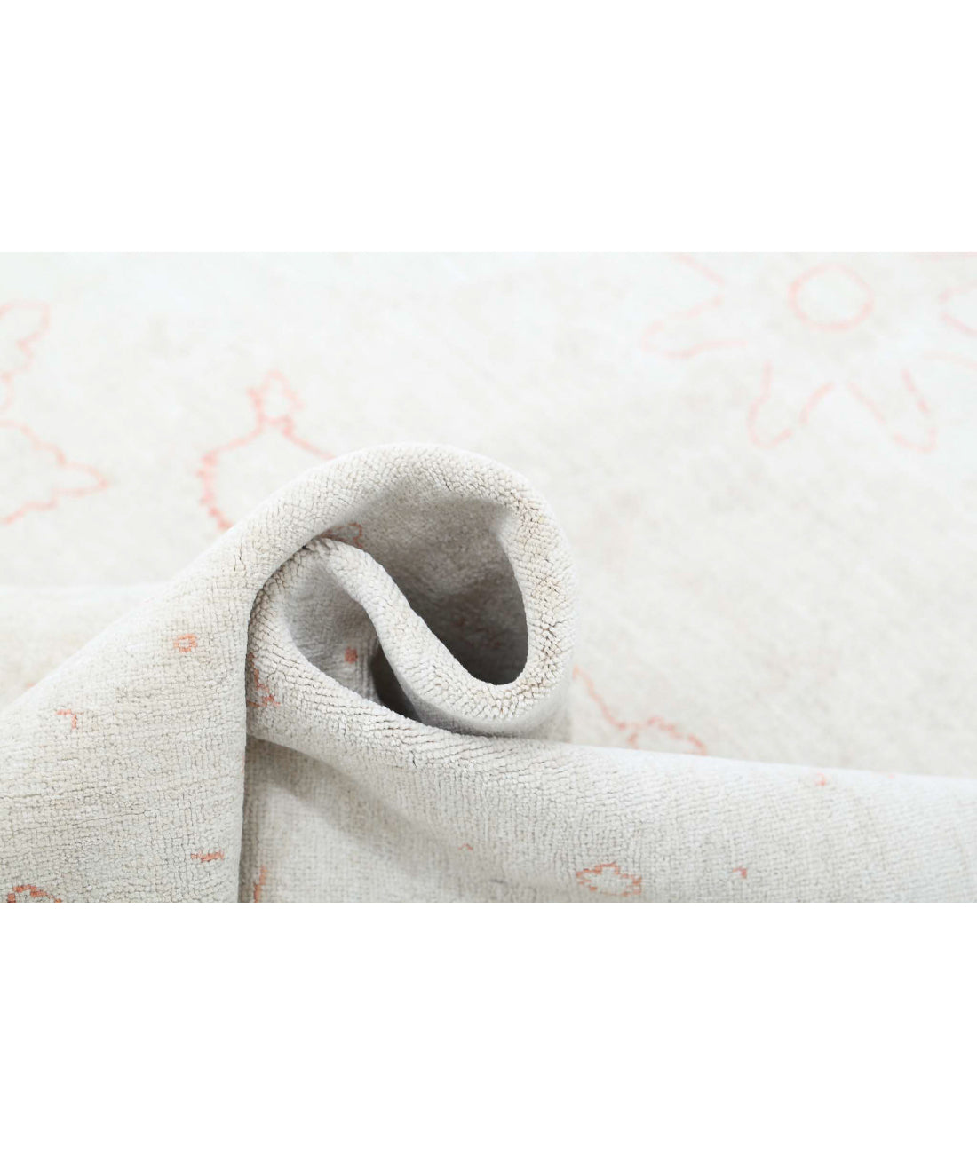 Ariana 6'4'' X 8'8'' Hand-Knotted Wool Rug 6'4'' x 8'8'' (190 X 260) / Ivory / Grey