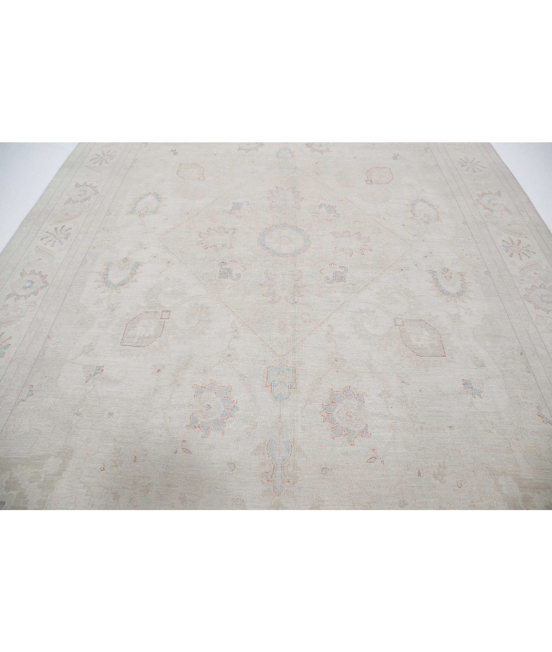 Ariana 7'9'' X 10'5'' Hand-Knotted Wool Rug 7'9'' x 10'5'' (233 X 313) / Ivory / Grey