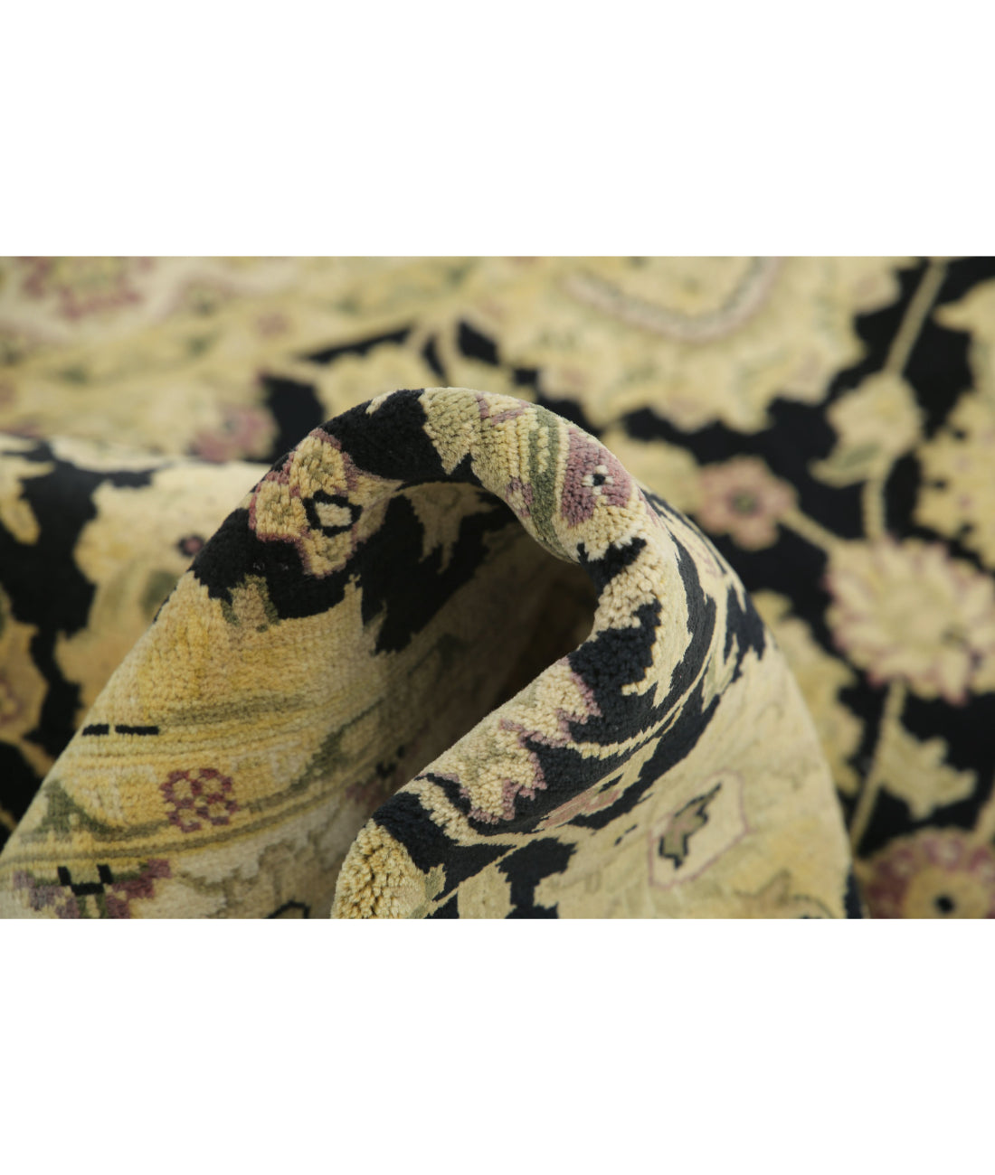 Ziegler 4'0'' X 5'9'' Hand-Knotted Wool Rug 4'0'' x 5'9'' (120 X 173) / Black / N/A