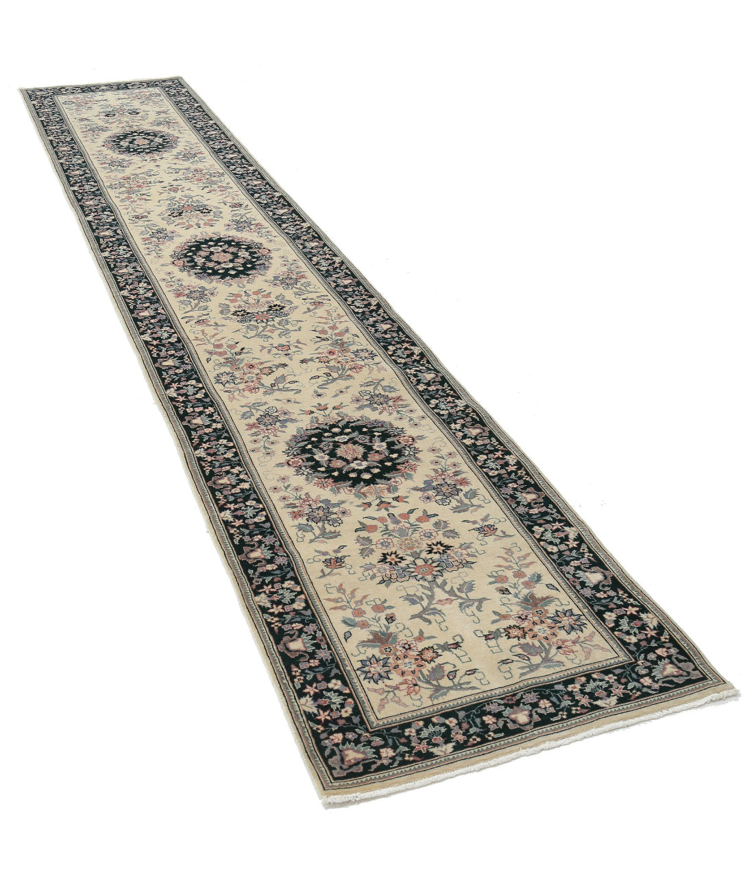 Heritage 2'6'' X 13'7'' Hand-Knotted Wool Rug 2'6'' x 13'7'' (75 X 408) / Ivory / Green