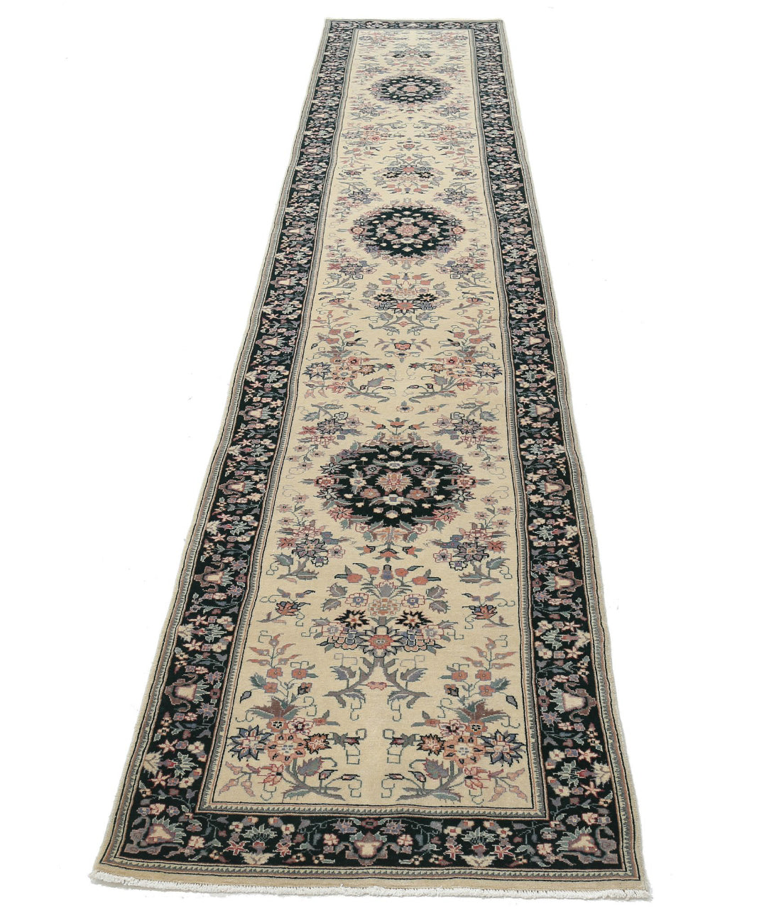 Heritage 2'6'' X 13'7'' Hand-Knotted Wool Rug 2'6'' x 13'7'' (75 X 408) / Ivory / Green