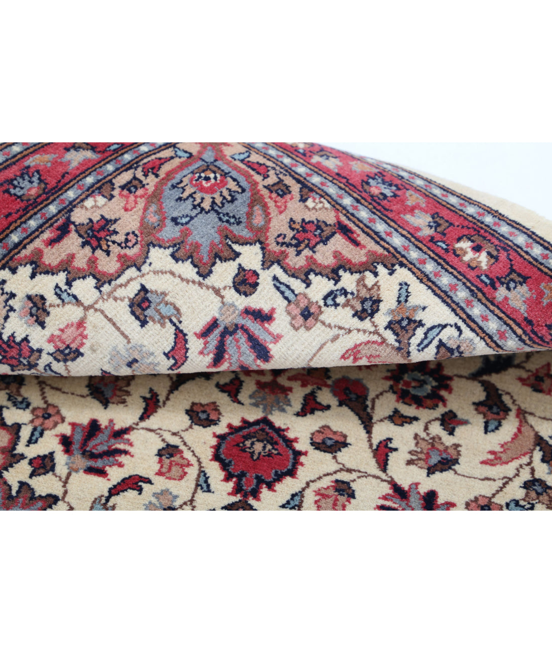 Heritage 2'1'' X 3'1'' Hand-Knotted Wool Rug 2'1'' x 3'1'' (63 X 93) / Ivory / Red