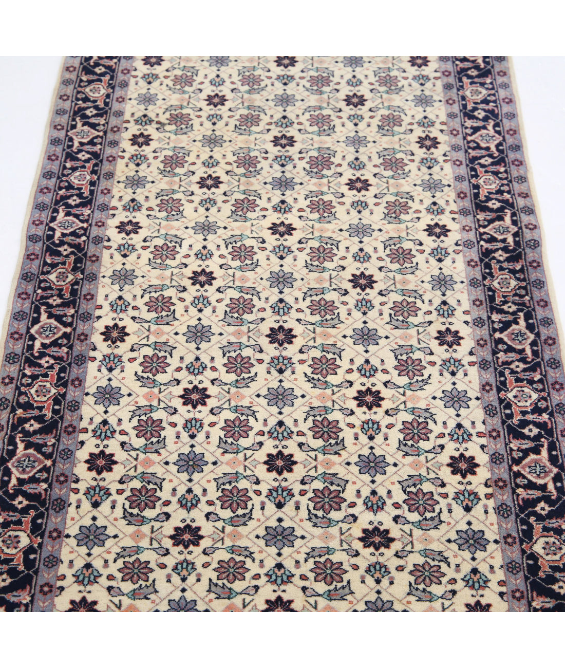 Heritage 2'7'' X 7'11'' Hand-Knotted Wool Rug 2'7'' x 7'11'' (78 X 238) / Ivory / Blue