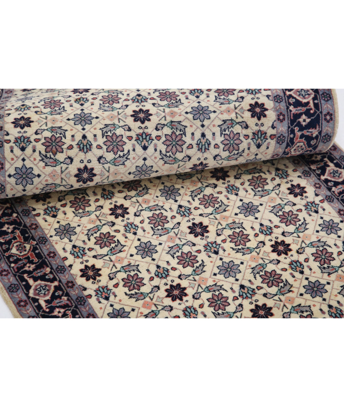 Heritage 2'7'' X 7'11'' Hand-Knotted Wool Rug 2'7'' x 7'11'' (78 X 238) / Ivory / Blue