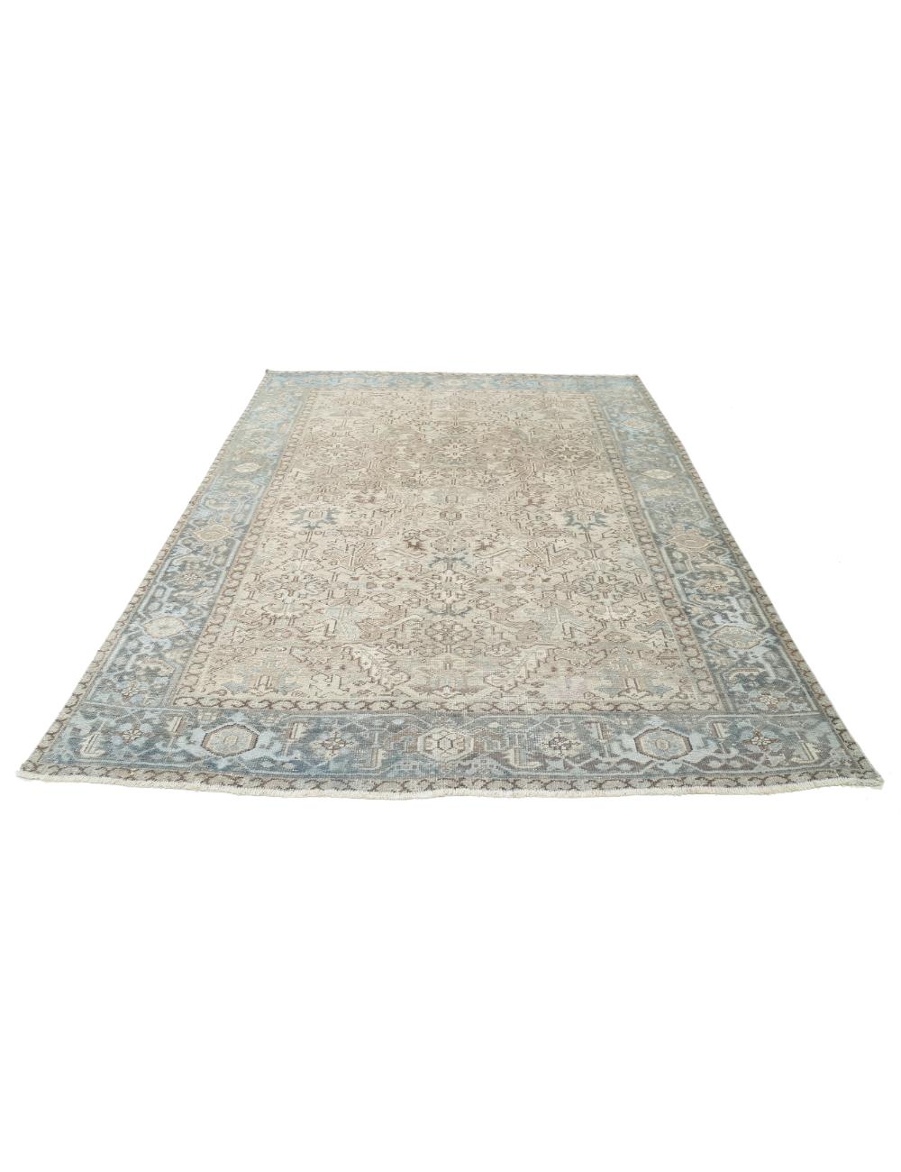 Heriz 7' 0" X 8' 11" Hand-Knotted Wool Rug 7' 0" X 8' 11" (213 X 272) / Taupe / Grey