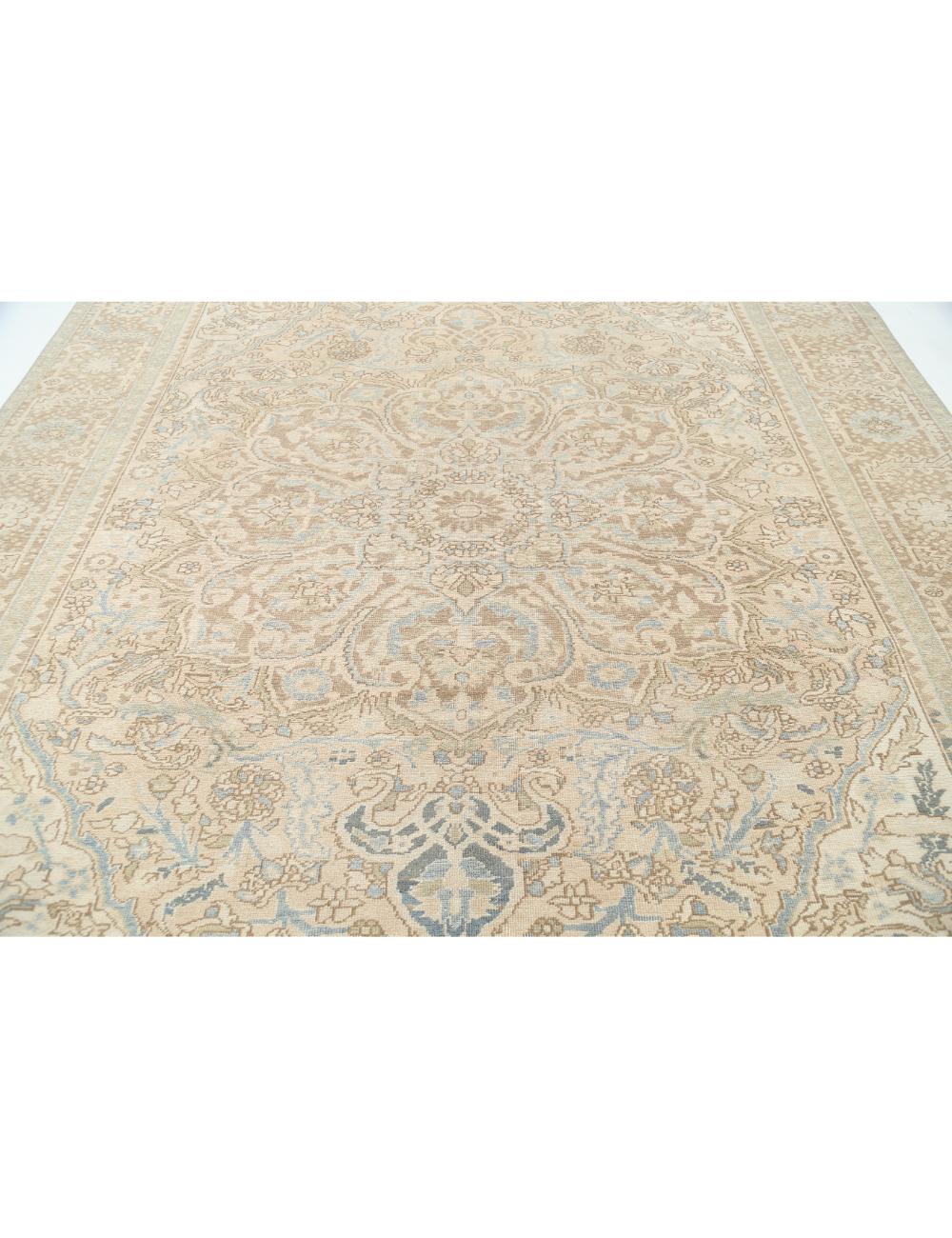 Heriz 9' 10" X 12' 5" Hand-Knotted Wool Rug 9' 10" X 12' 5" (300 X 378) / Taupe / Grey