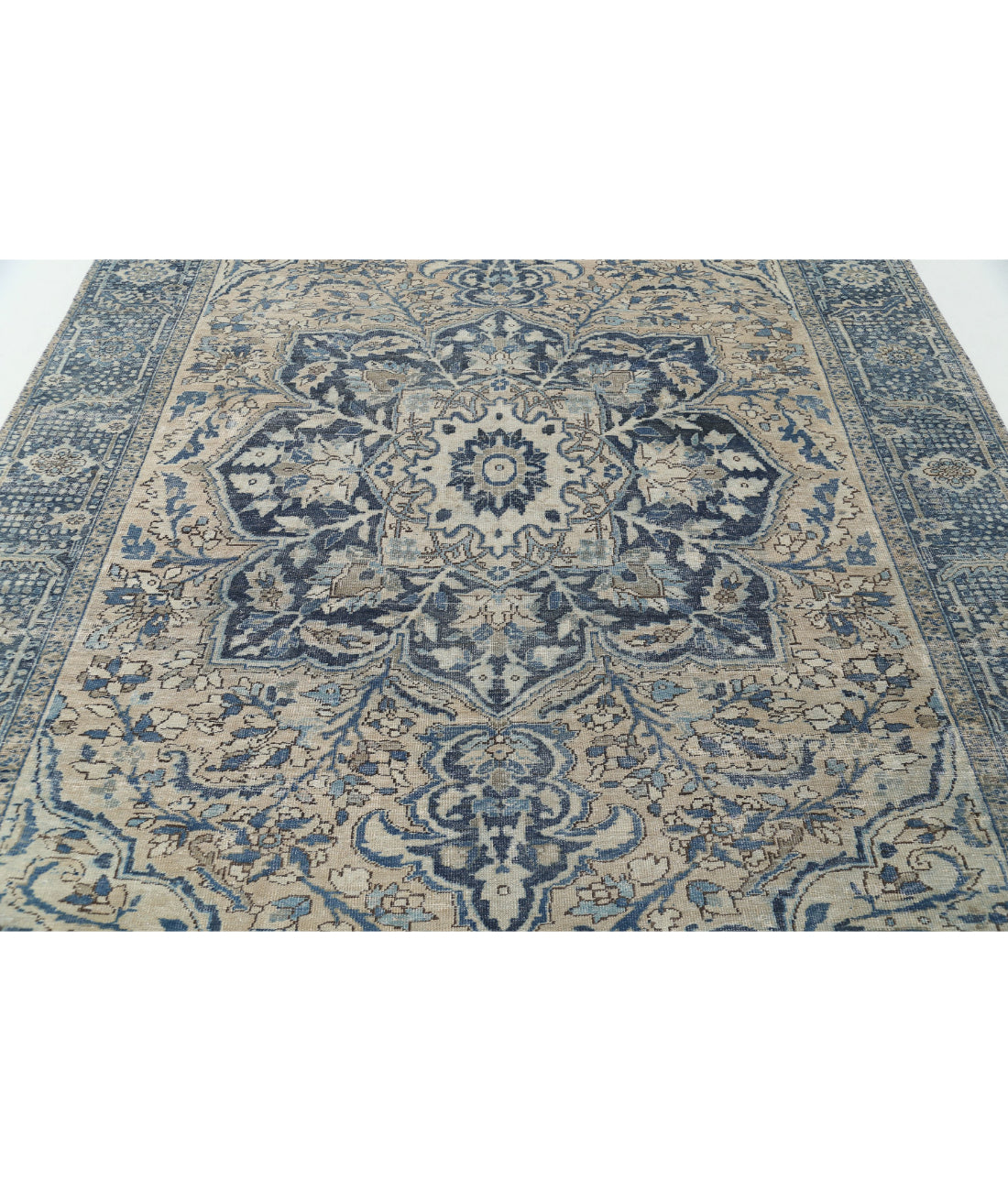 Heriz 7'10'' X 10'9'' Hand-Knotted Wool Rug 7'10'' x 10'9'' (235 X 323) / Taupe / Blue