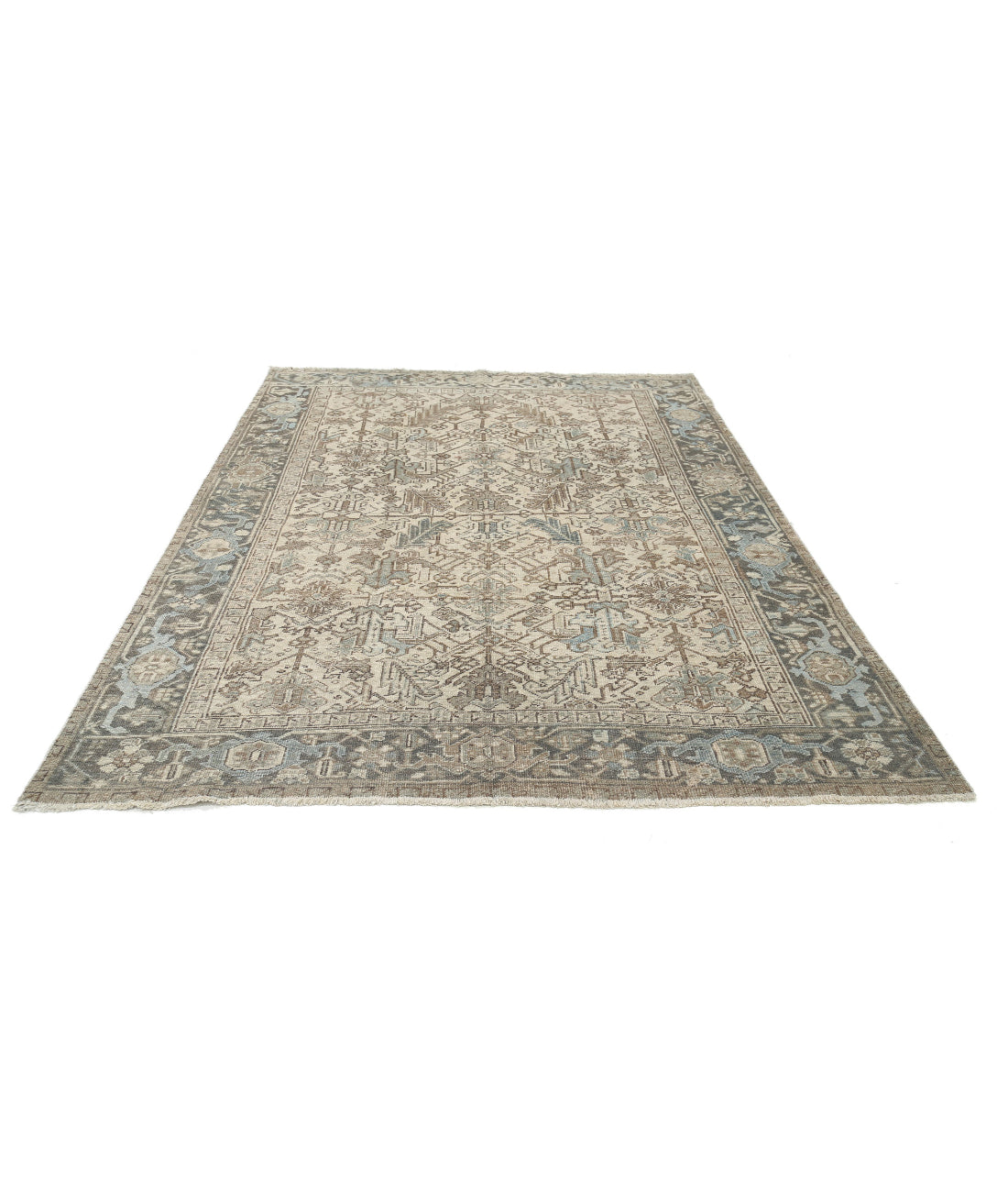 Heriz 6'10'' X 8'4'' Hand-Knotted Wool Rug 6'10'' x 8'4'' (205 X 250) / Ivory / Grey