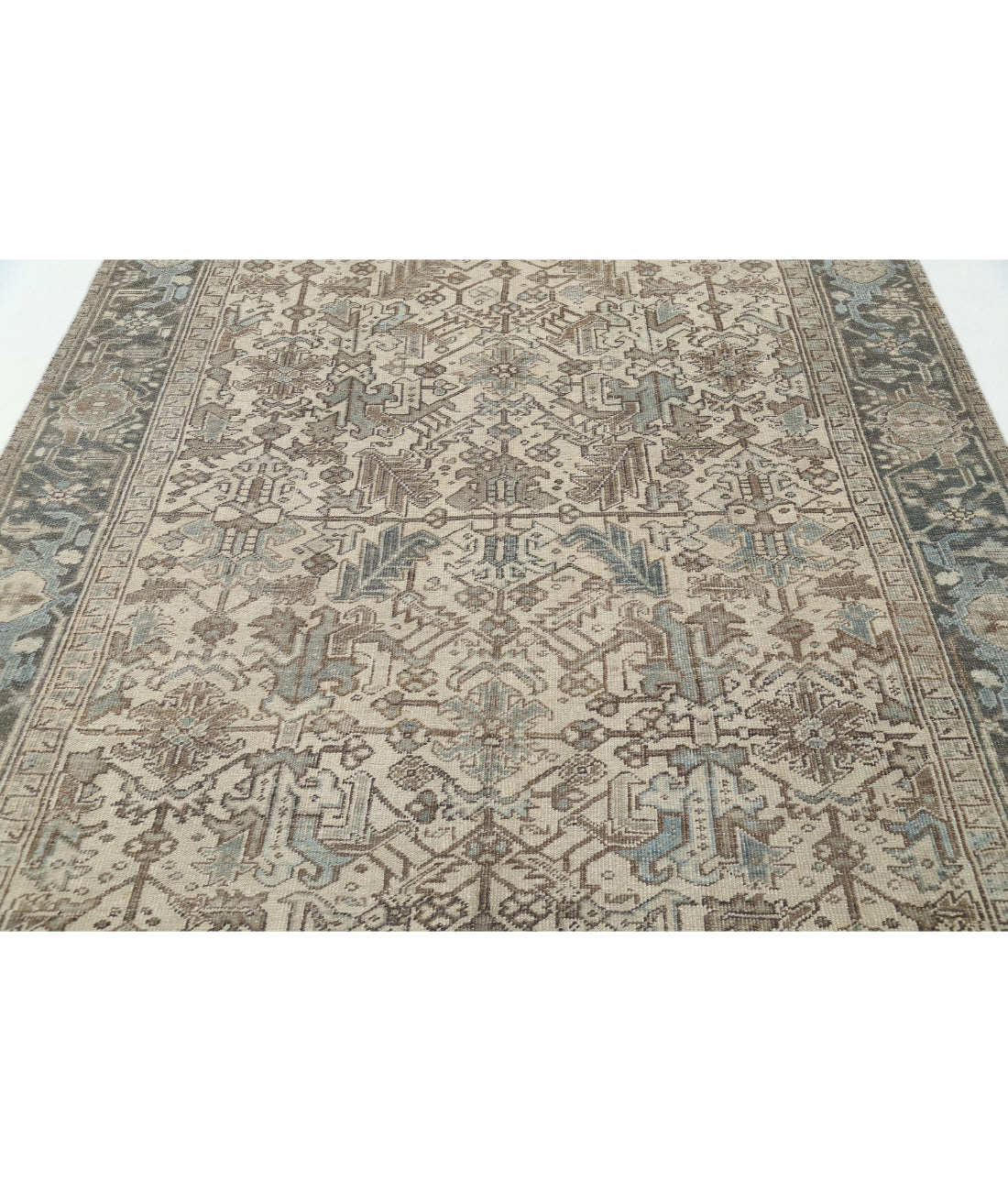 Heriz 6'10'' X 8'4'' Hand-Knotted Wool Rug 6'10'' x 8'4'' (205 X 250) / Ivory / Grey