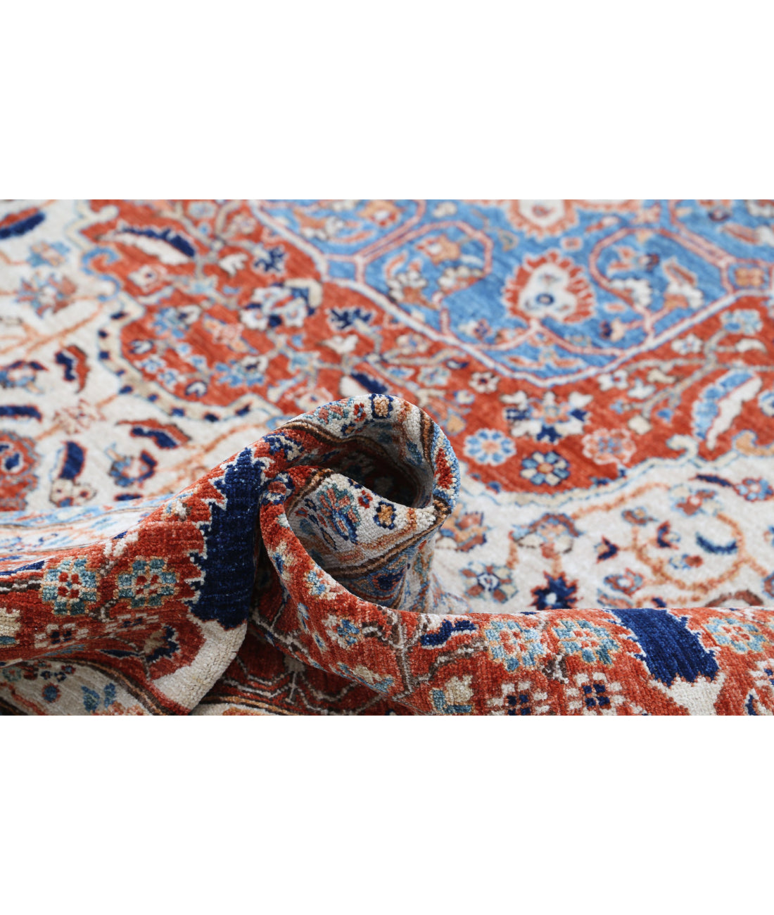 Heriz 7'10'' X 9'5'' Hand-Knotted Wool Rug 7'10'' x 9'5'' (235 X 283) / Ivory / Rust