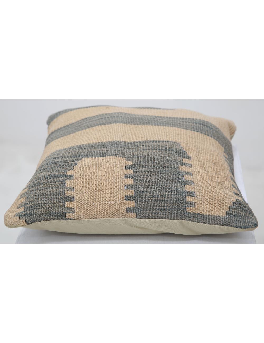 Pillows 1' 5" X 1' 5" Hand-Woven Wool Pillow 1' 5" X 1' 5" (43 X 43) / Multi / Multi