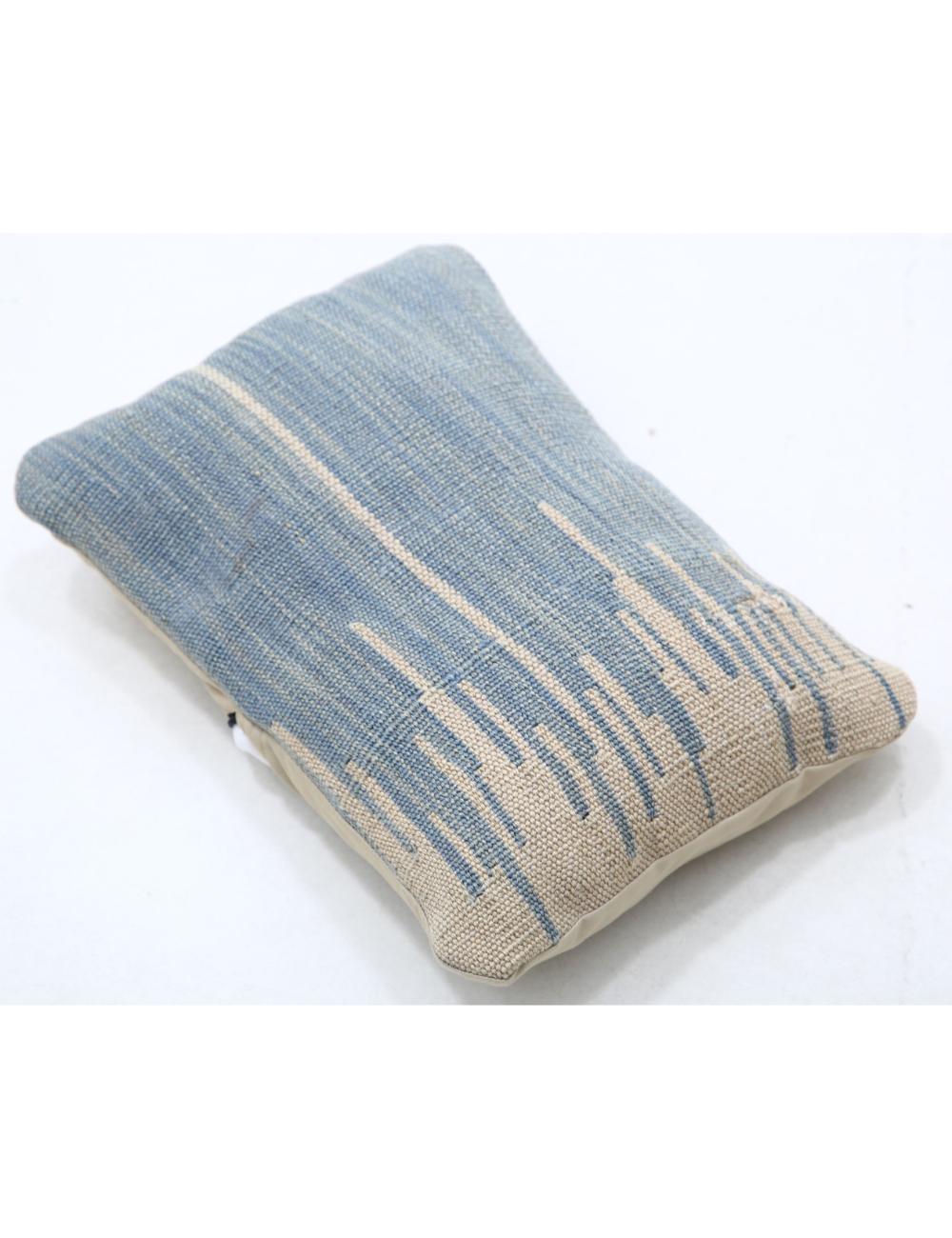 Pillows 1' 0" X 1' 5" Hand-Woven Wool Pillow 1' 0" X 1' 5" (30 X 43) / Multi / Multi