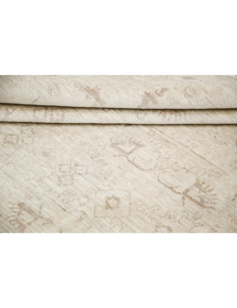 Serenity 7' 11" X 9' 6" Hand-Knotted Wool Rug 7' 11" X 9' 6" (241 X 290) / Ivory / Taupe