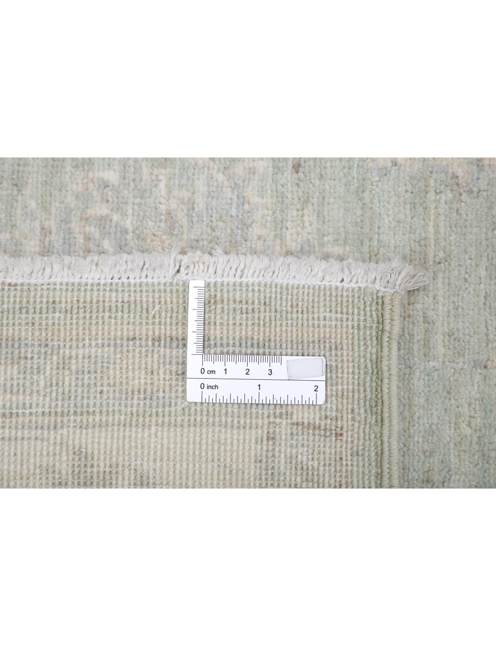 Serenity 3' 1" X 4' 7" Hand-Knotted Wool Rug 3' 1" X 4' 7" (94 X 140) / Green / Ivory