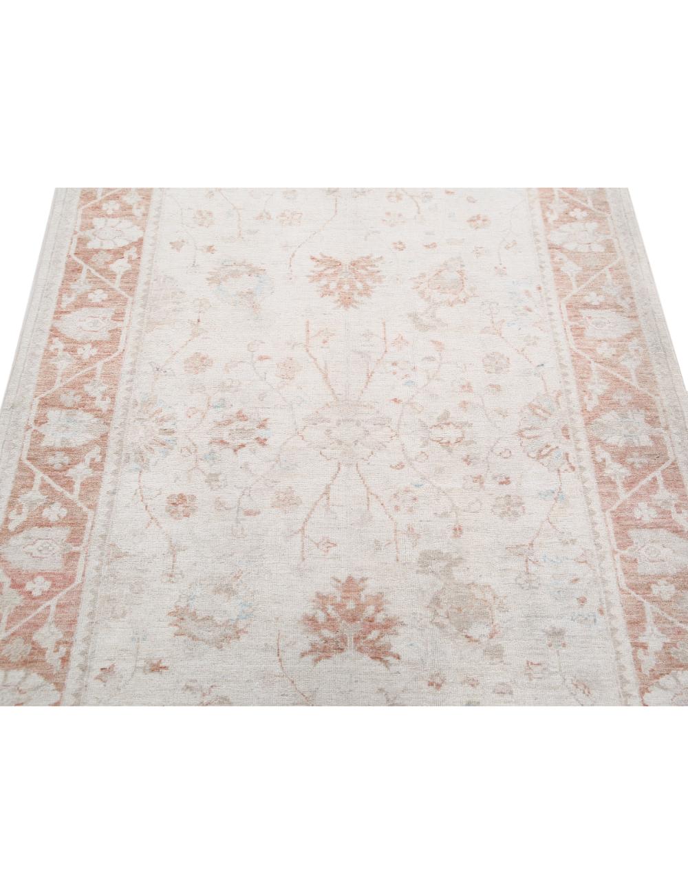 Serenity 3' 10" X 5' 9" Hand-Knotted Wool Rug 3' 10" X 5' 9" (117 X 175) / Ivory / Rust