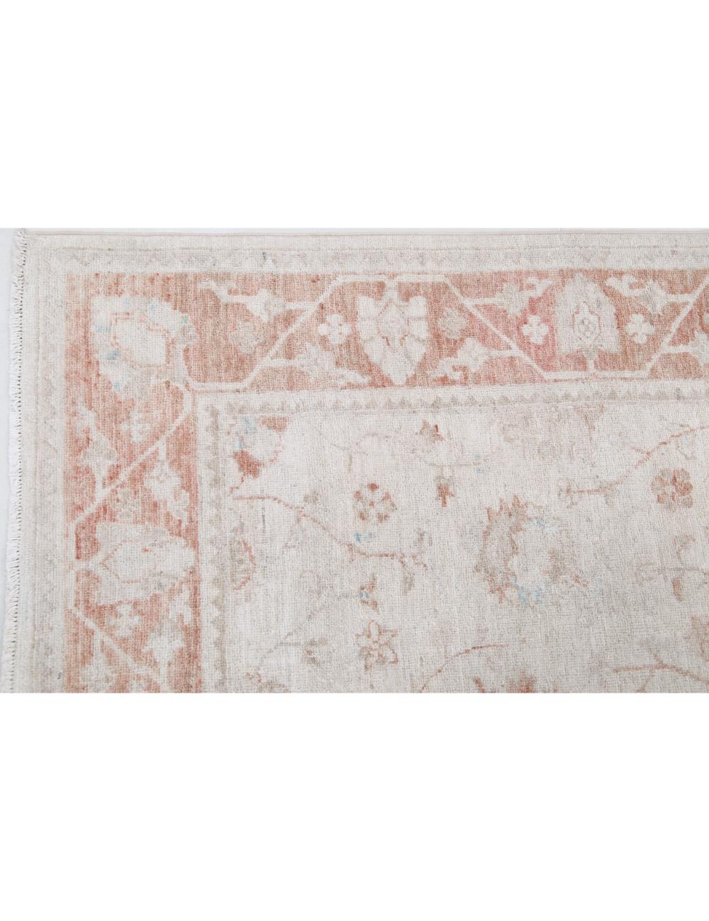 Serenity 3' 10" X 5' 9" Hand-Knotted Wool Rug 3' 10" X 5' 9" (117 X 175) / Ivory / Rust