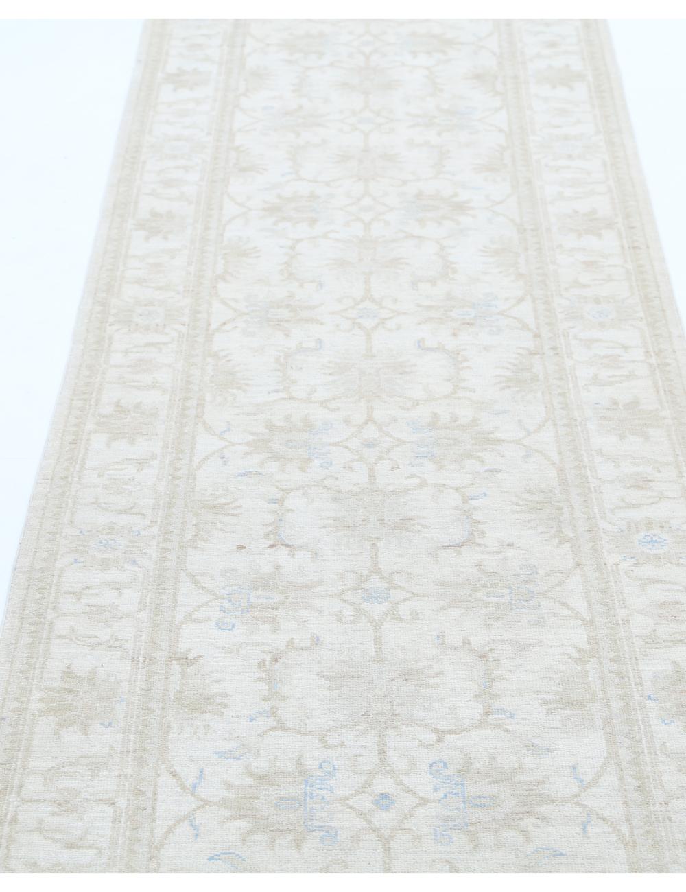 Serenity 2' 8" X 8' 6" Hand-Knotted Wool Rug 2' 8" X 8' 6" (81 X 259) / Ivory / Taupe