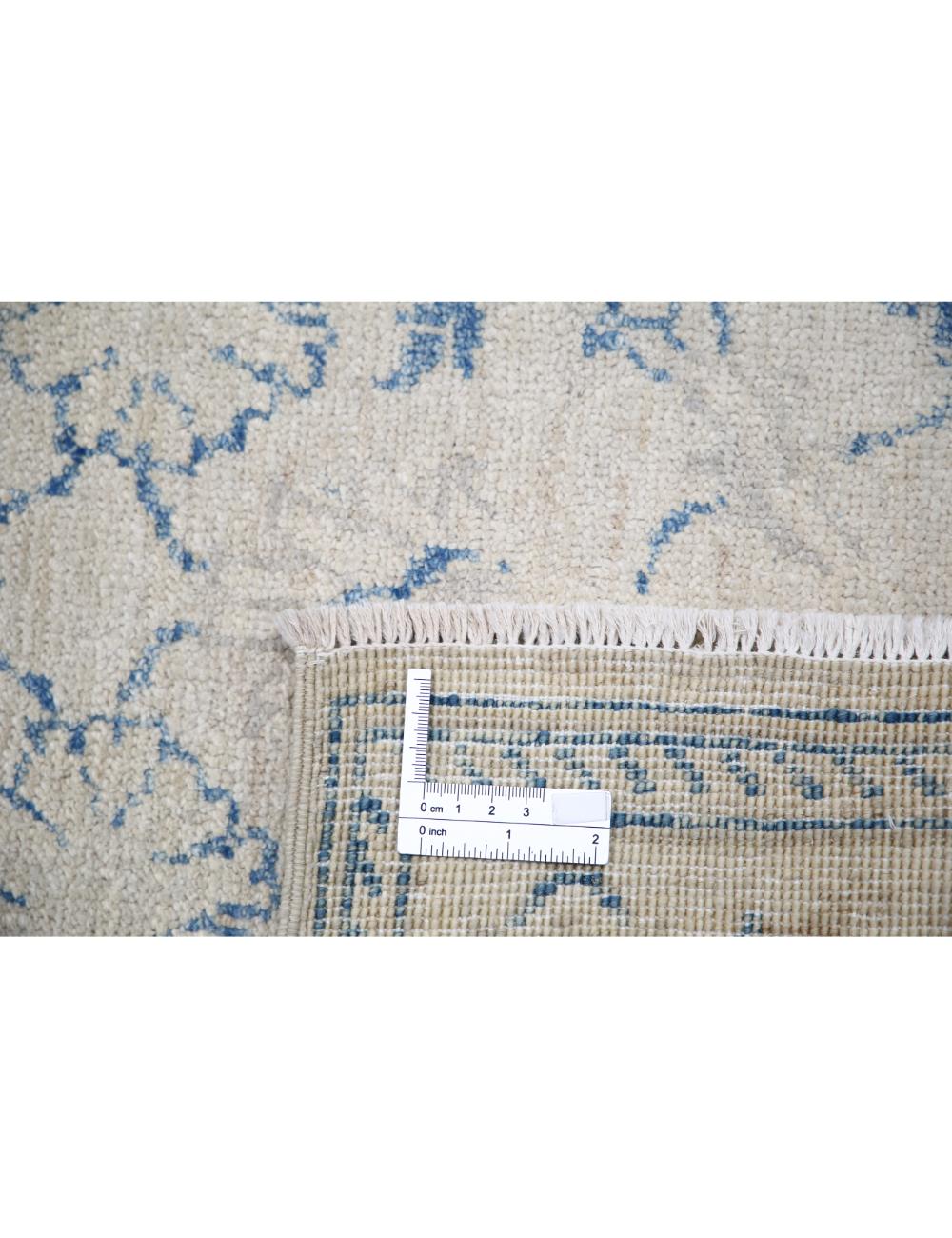 Serenity 2' 7" X 8' 4" Hand-Knotted Wool Rug 2' 7" X 8' 4" (79 X 254) / Ivory / Blue