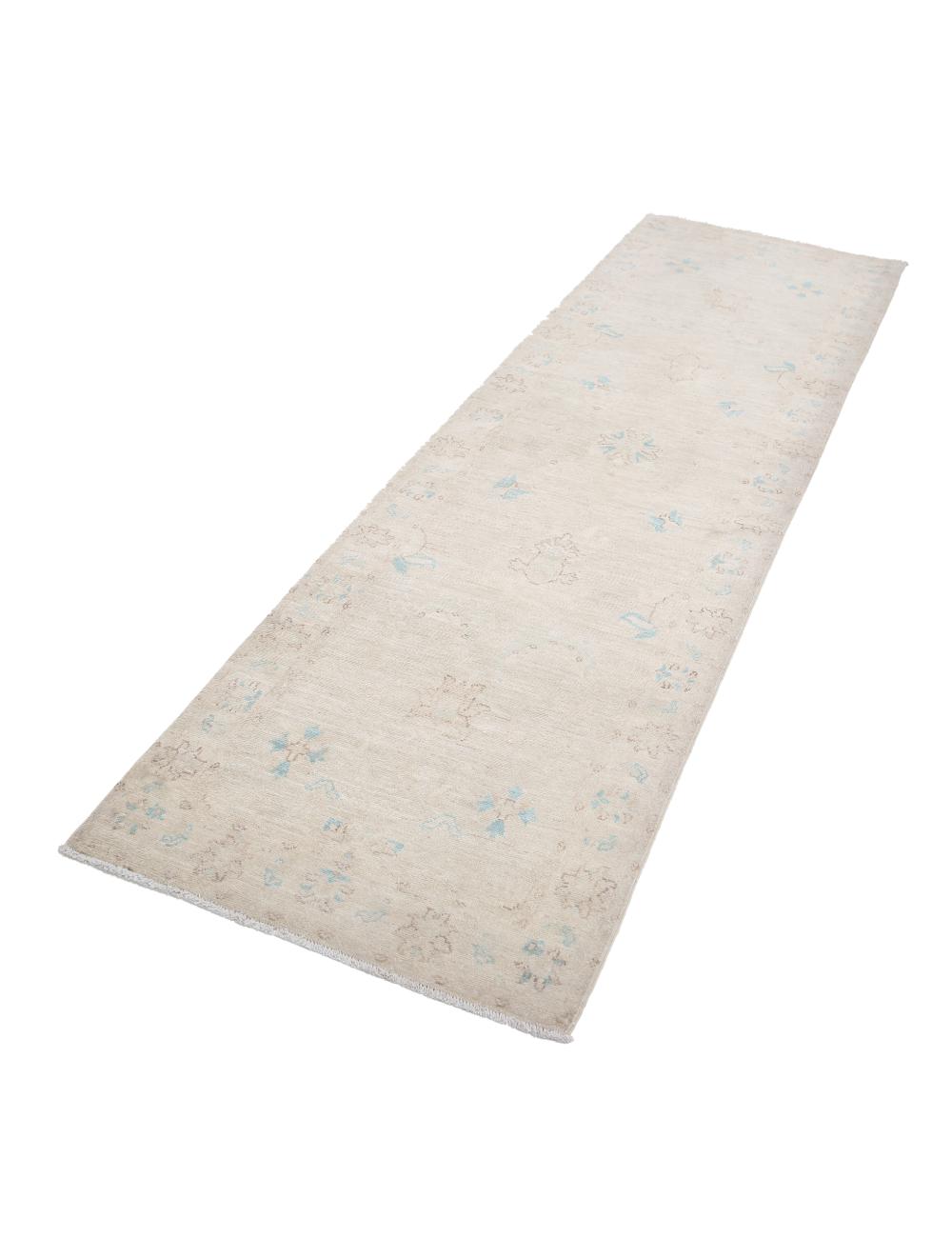 Serenity 2' 6" X 8' 5" Hand-Knotted Wool Rug 2' 6" X 8' 5" (76 X 257) / Ivory / Green