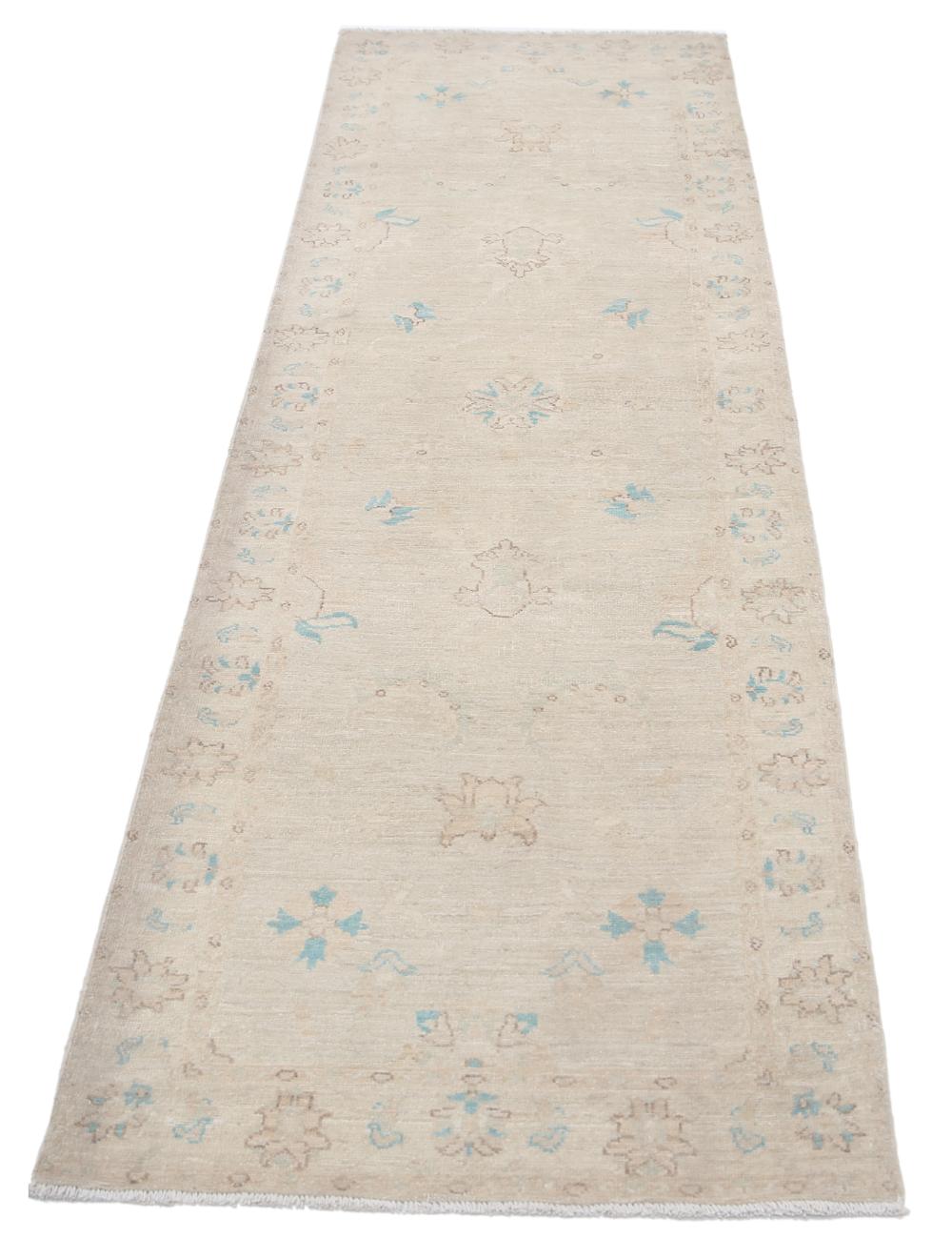 Serenity 2' 6" X 8' 5" Hand-Knotted Wool Rug 2' 6" X 8' 5" (76 X 257) / Ivory / Green