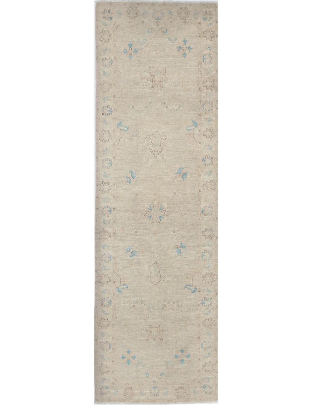 Serenity 2' 6" X 8' 5" Hand-Knotted Wool Rug 2' 6" X 8' 5" (76 X 257) / Ivory / Green