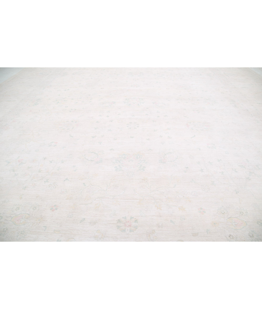 Serenity 19'4'' X 25'6'' Hand-Knotted Wool Rug 19'4'' x 25'6'' (580 X 765) / Ivory / Ivory