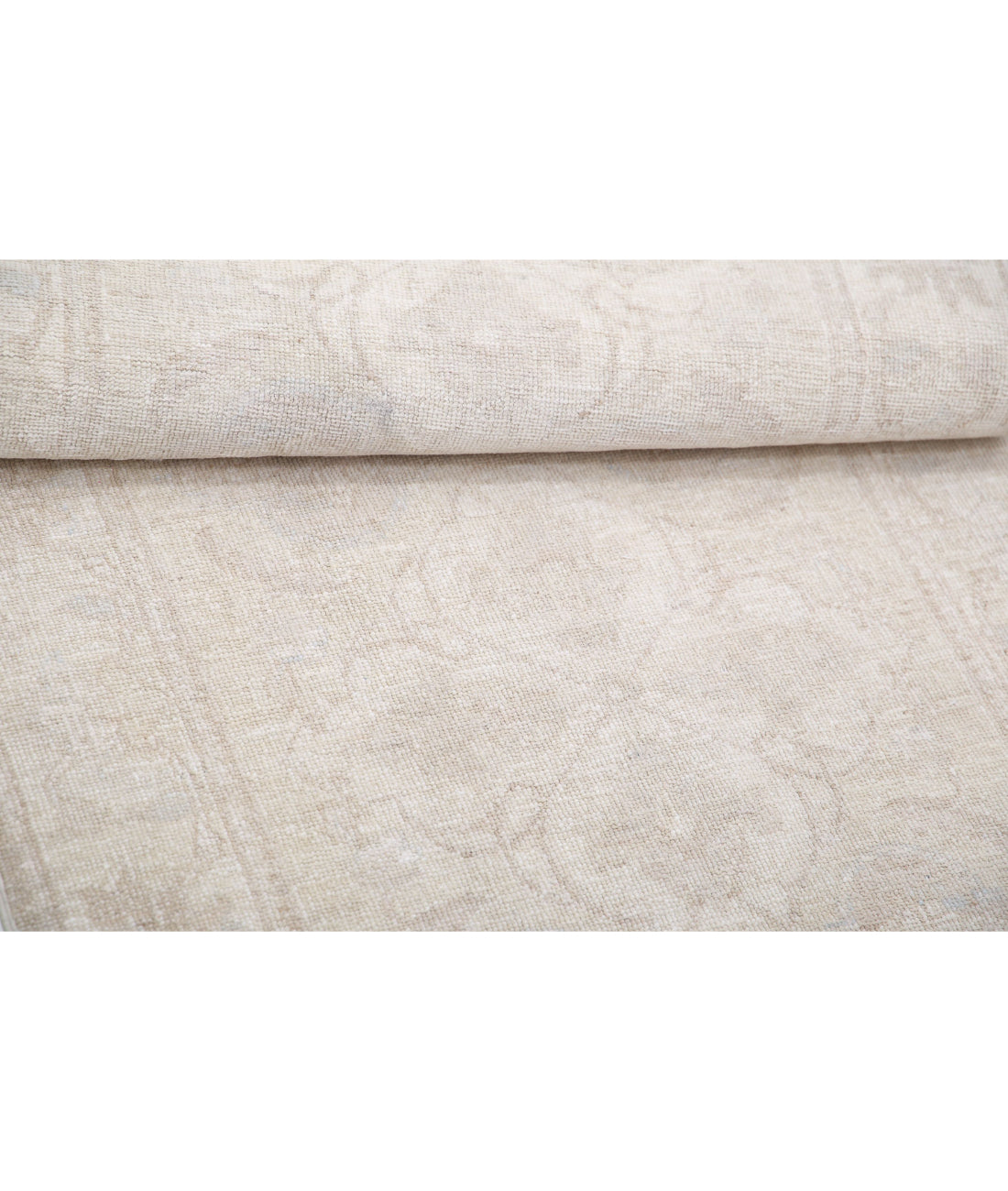 Serenity 2'5'' X 6'3'' Hand-Knotted Wool Rug 2'5'' x 6'3'' (73 X 188) / Ivory / Taupe
