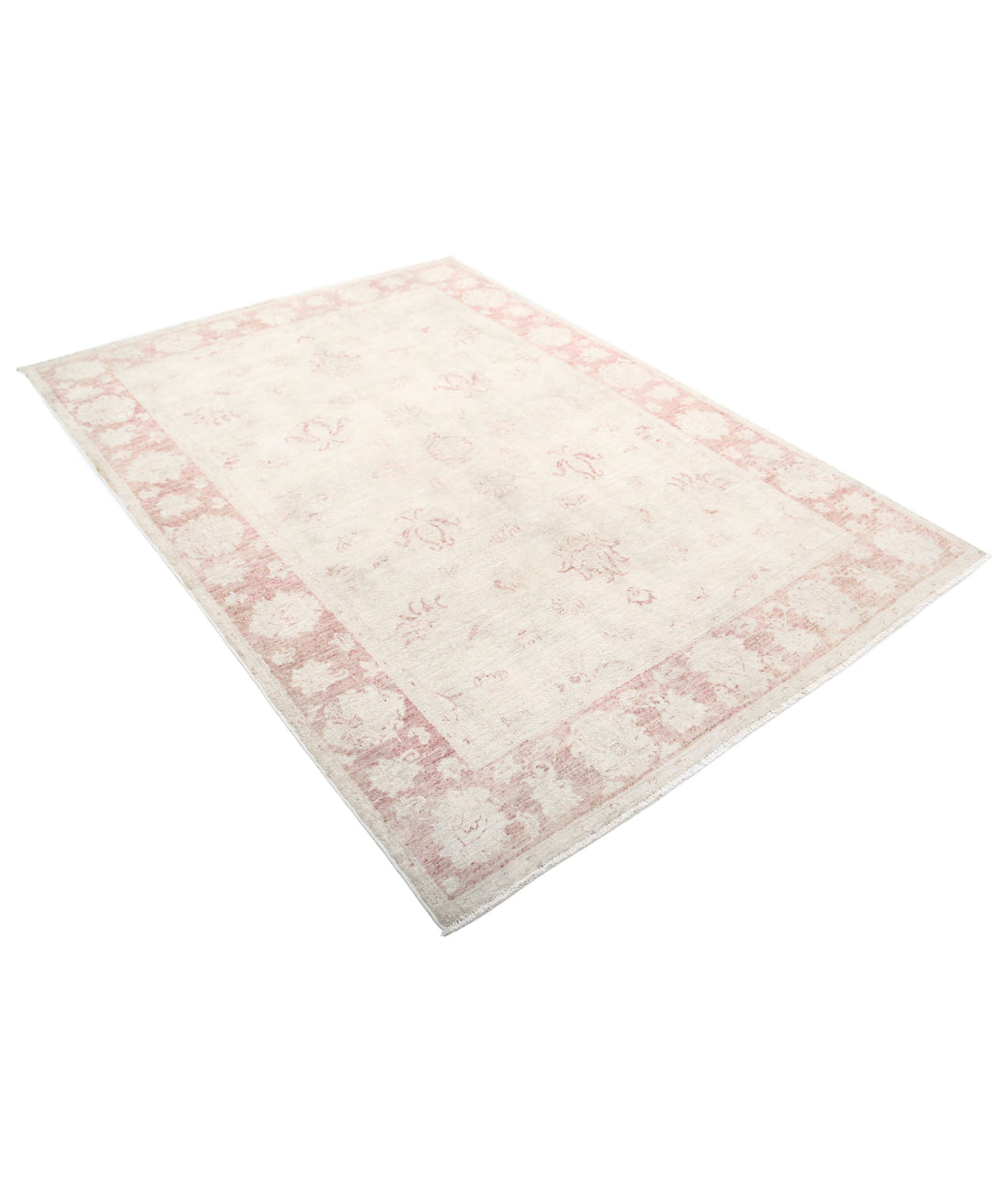 Serenity 5'3'' X 7'3'' Hand-Knotted Wool Rug 5'3'' x 7'3'' (158 X 218) / Ivory / Pink