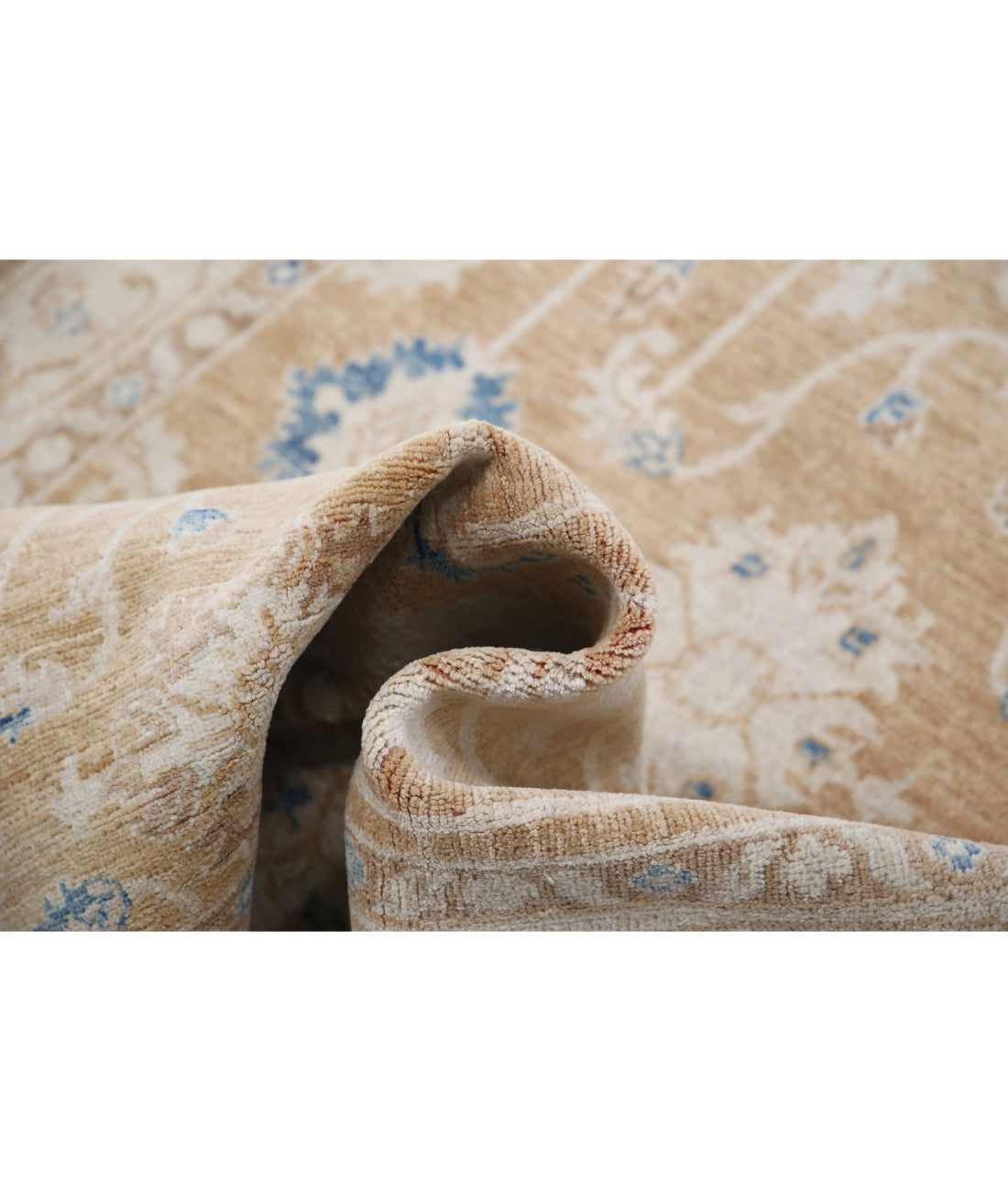 Serenity 3'10'' X 6'0'' Hand-Knotted Wool Rug 3'10'' x 6'0'' (115 X 180) / Red / Ivory