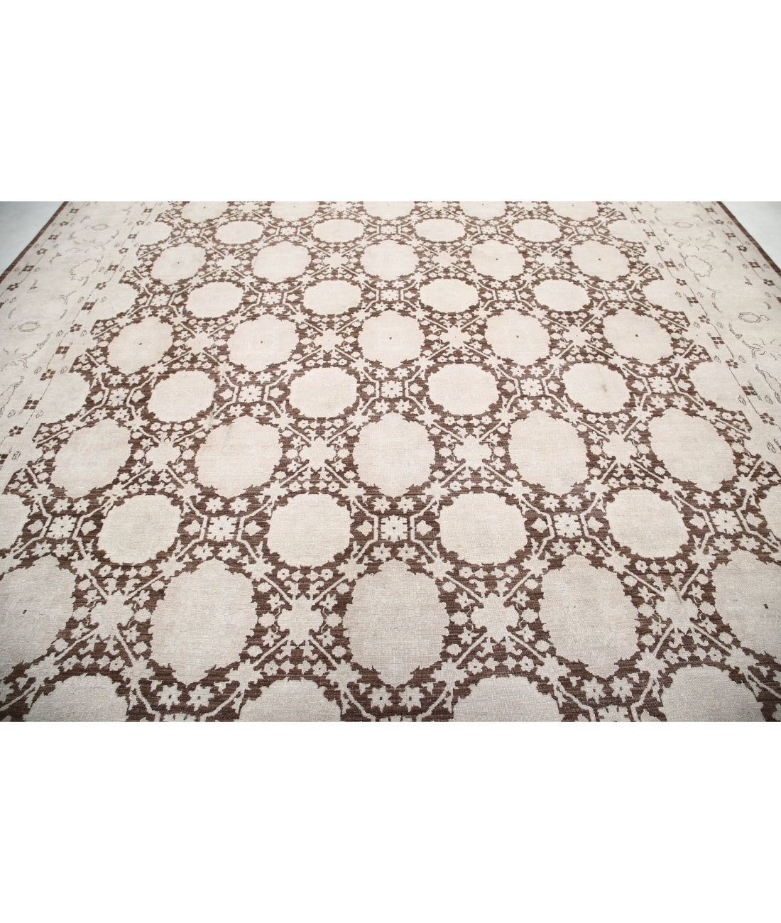 Serenity 11'8'' X 14'5'' Hand-Knotted Wool Rug 11'8'' x 14'5'' (350 X 433) / Brown / Ivory