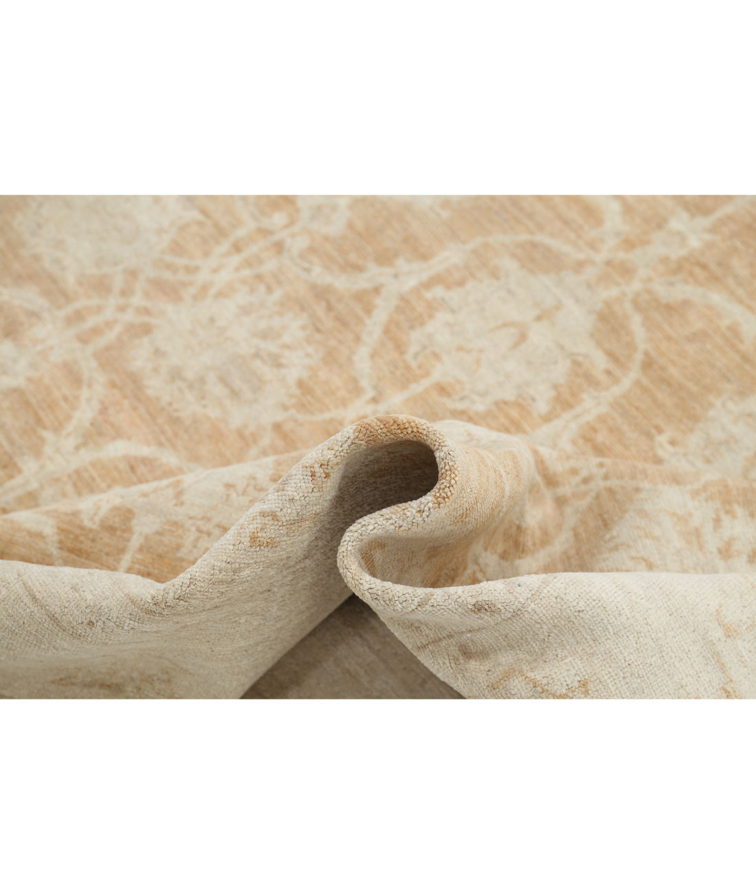 Serenity 7'10'' X 9'5'' Hand-Knotted Wool Rug 7'10'' x 9'5'' (235 X 283) / Orange / Ivory