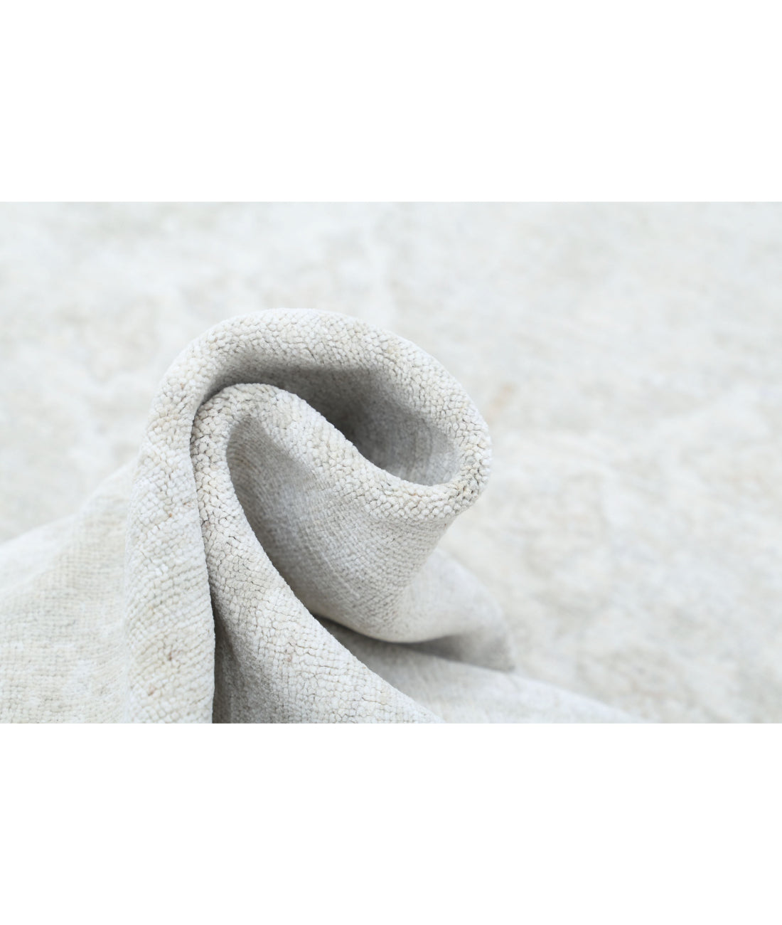Serenity 6'1'' X 10'11'' Hand-Knotted Wool Rug 6'1'' x 10'11'' (183 X 328) / Ivory / Grey