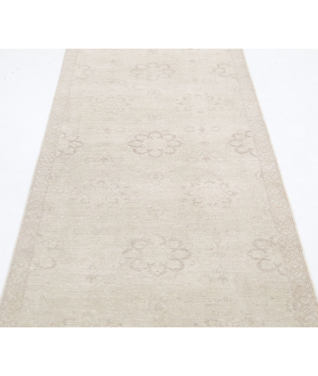 Serenity 3'0'' X 9'10'' Hand-Knotted Wool Rug 3'0'' x 9'10'' (90 X 295) / Ivory / Grey