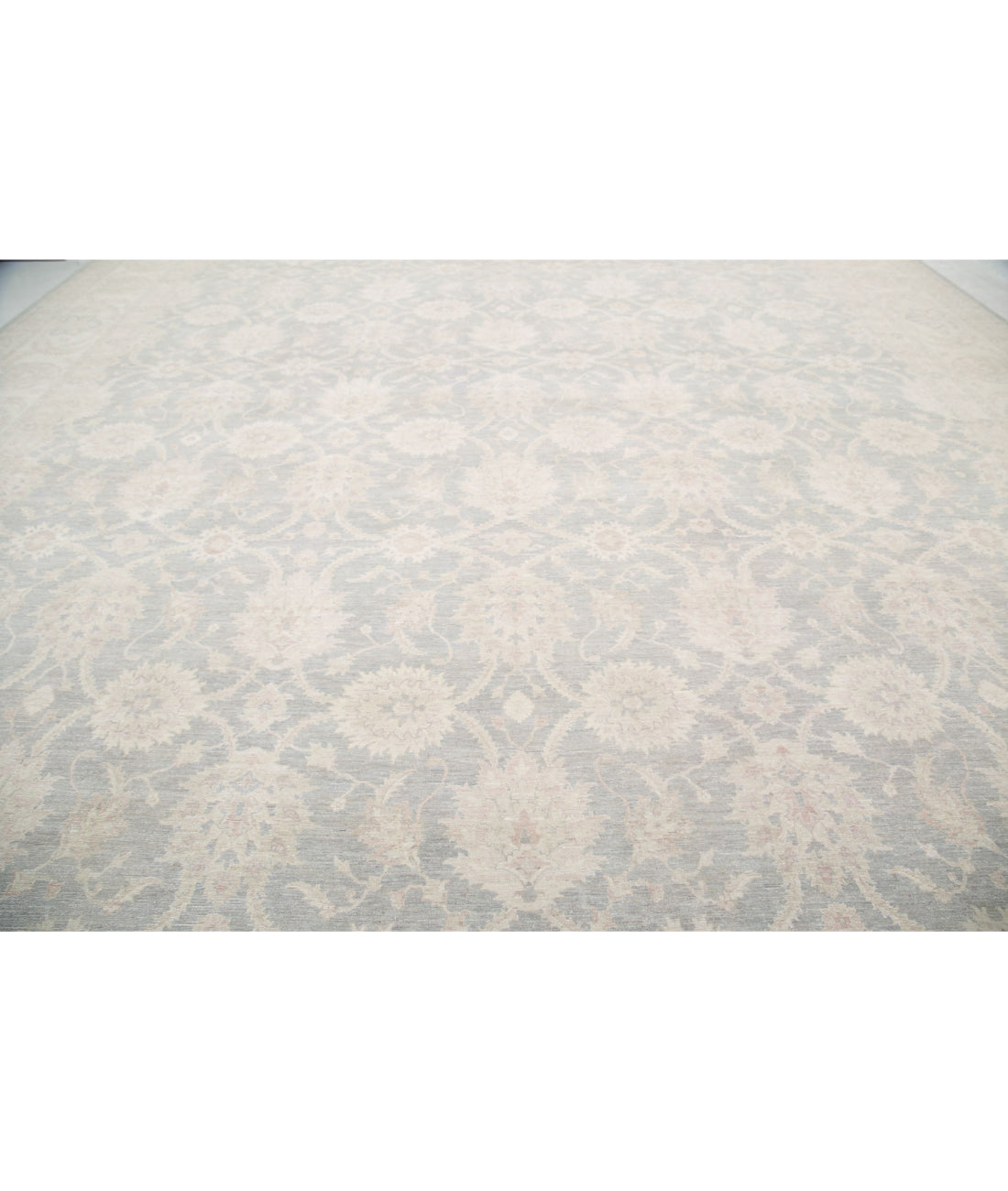 Serenity 17'8'' X 22'0'' Hand-Knotted Wool Rug 17'8'' x 22'0'' (530 X 660) / Grey / Ivory