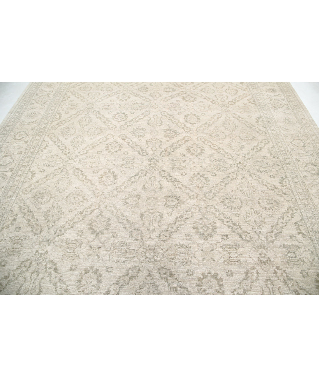 Serenity 9'9'' X 12'10'' Hand-Knotted Wool Rug 9'9'' x 12'10'' (293 X 385) / Ivory / Grey