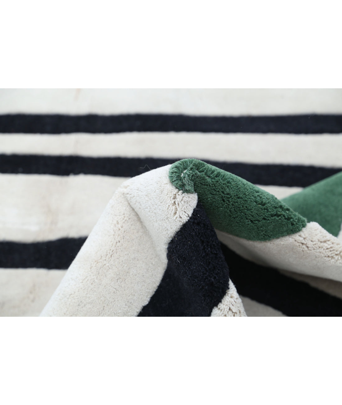 Vista 6'3'' X 9'7'' Hand-Tuffted Wool Rug 6'3'' x 9'7'' (295 X 395) / Ivory / Black