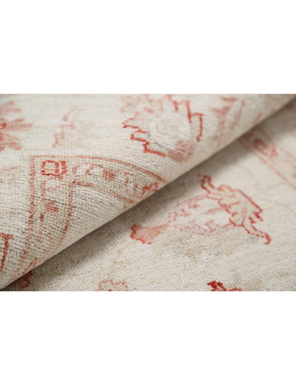 Ziegler 2' 9" X 3' 9" Hand-Knotted Wool Rug 2' 9" X 3' 9" (84 X 114) / Ivory / Red