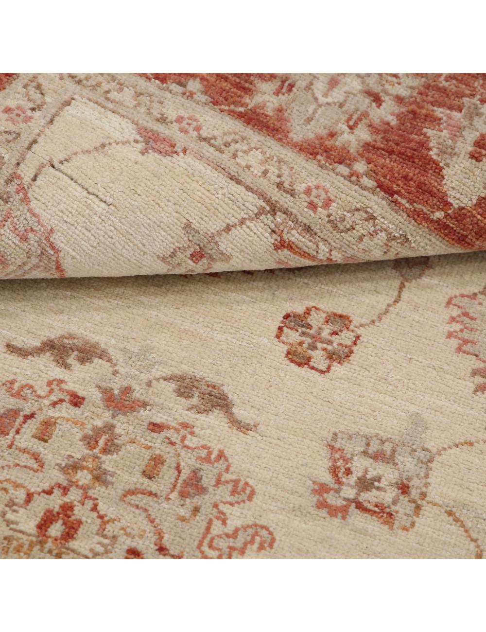 Ziegler 3' 11" X 6' 1" Hand-Knotted Wool Rug 3' 11" X 6' 1" (119 X 185) / Ivory / Red