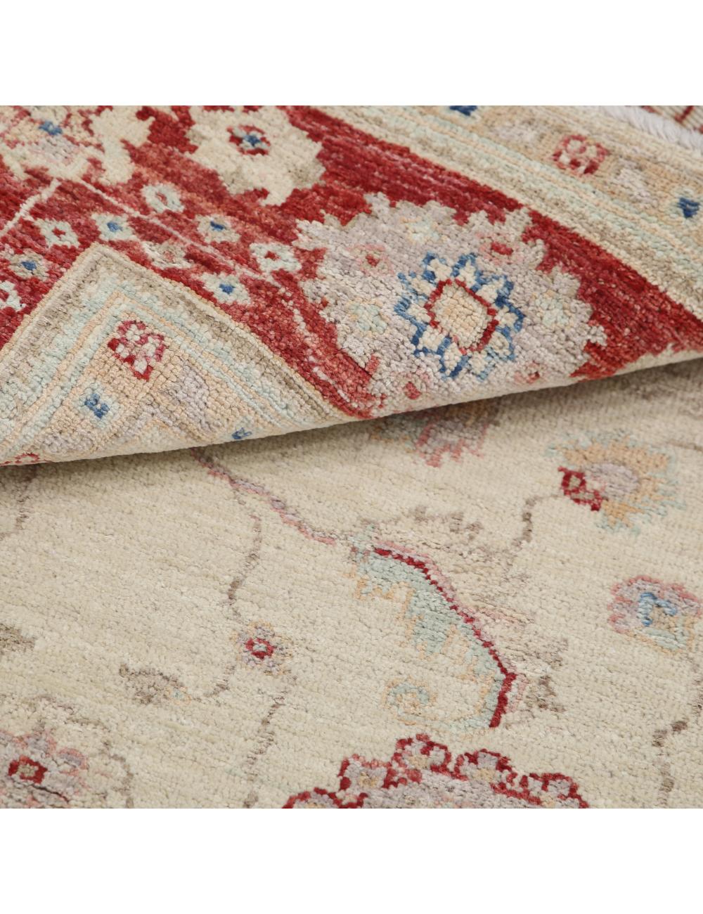 Ziegler 3' 10" X 5' 2" Hand-Knotted Wool Rug 3' 10" X 5' 2" (117 X 157) / Ivory / Red