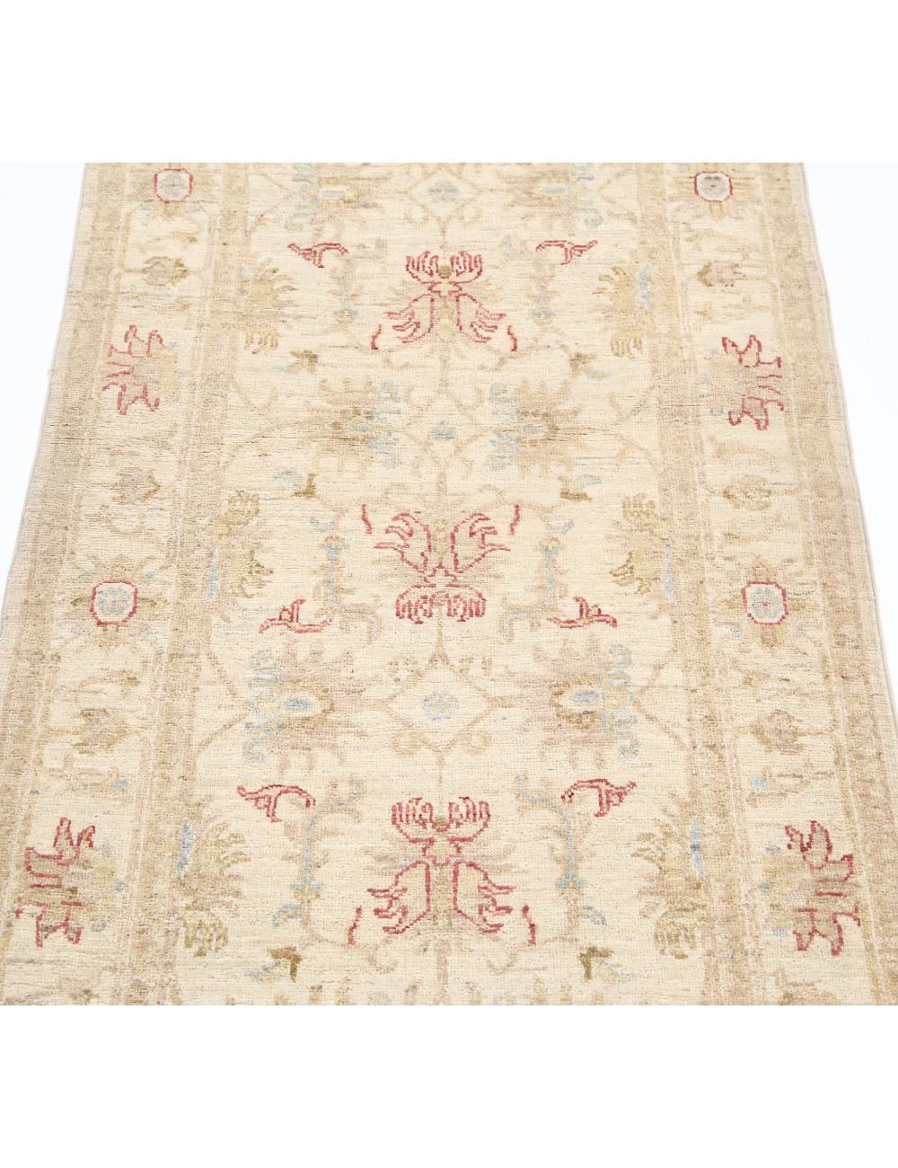 Ziegler 2' 8" X 7' 8" Hand-Knotted Wool Rug 2' 8" X 7' 8" (81 X 234) / Ivory / Beige