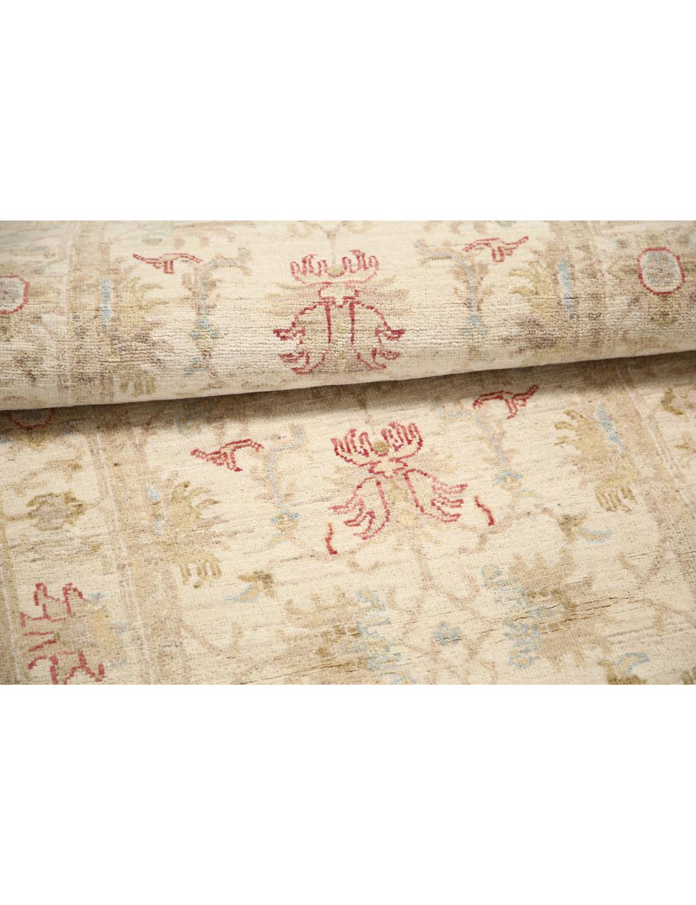 Ziegler 2' 8" X 7' 8" Hand-Knotted Wool Rug 2' 8" X 7' 8" (81 X 234) / Ivory / Beige