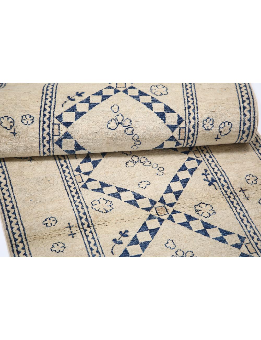 Ziegler 2' 6" X 9' 11" Hand-Knotted Wool Rug 2' 6" X 9' 11" (76 X 302) / Ivory / Blue