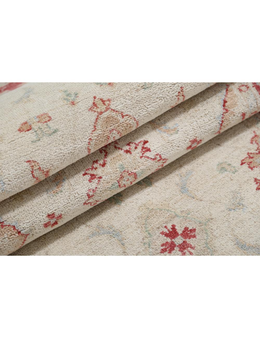 Ziegler 2' 6" X 7' 10" Hand-Knotted Wool Rug 2' 6" X 7' 10" (76 X 239) / Ivory / Red